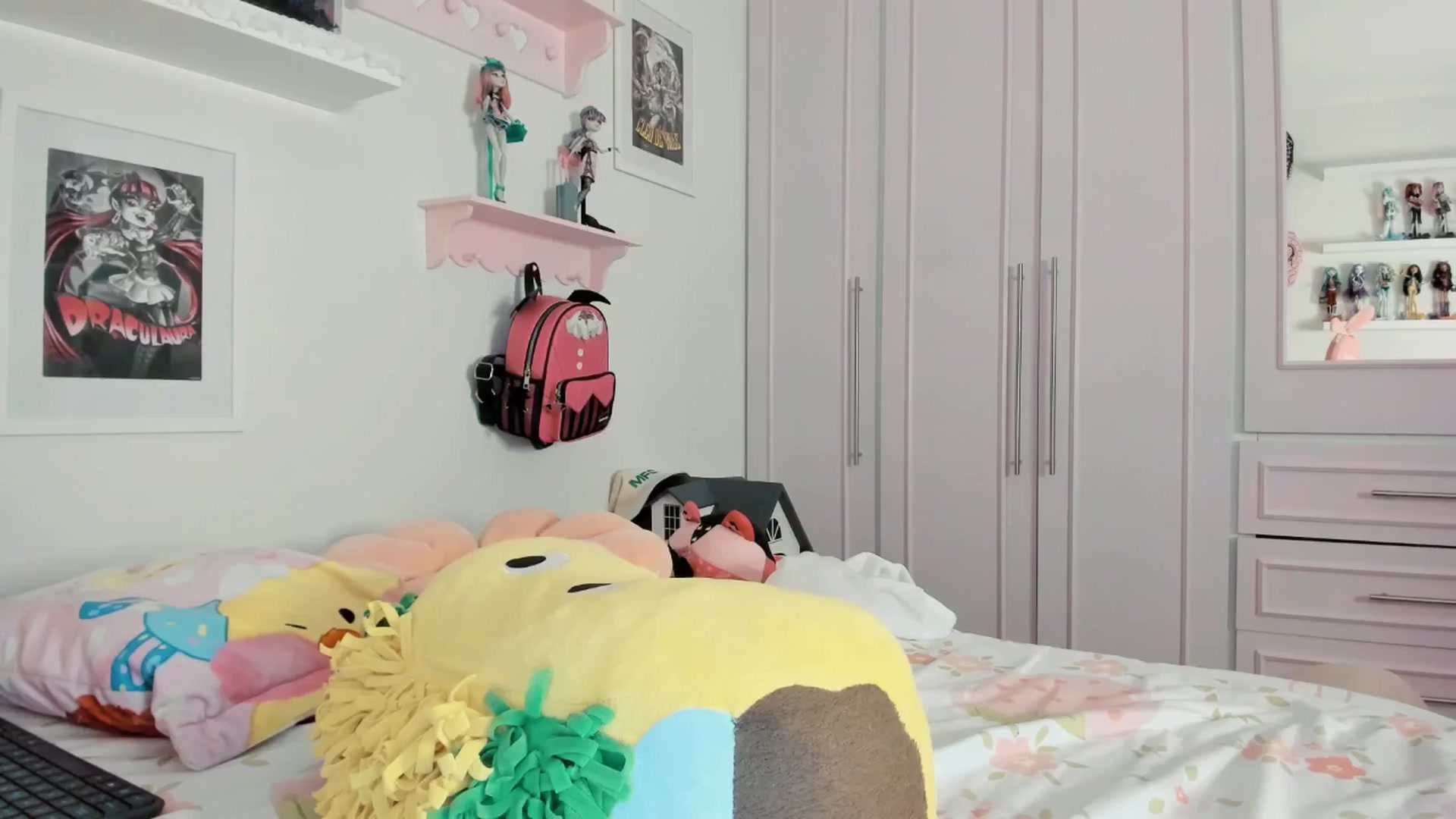 Gallery image thumbnail from Cherrycute666's myfreecams stream on, 03/01/2026, 06:08 image 17 of 20