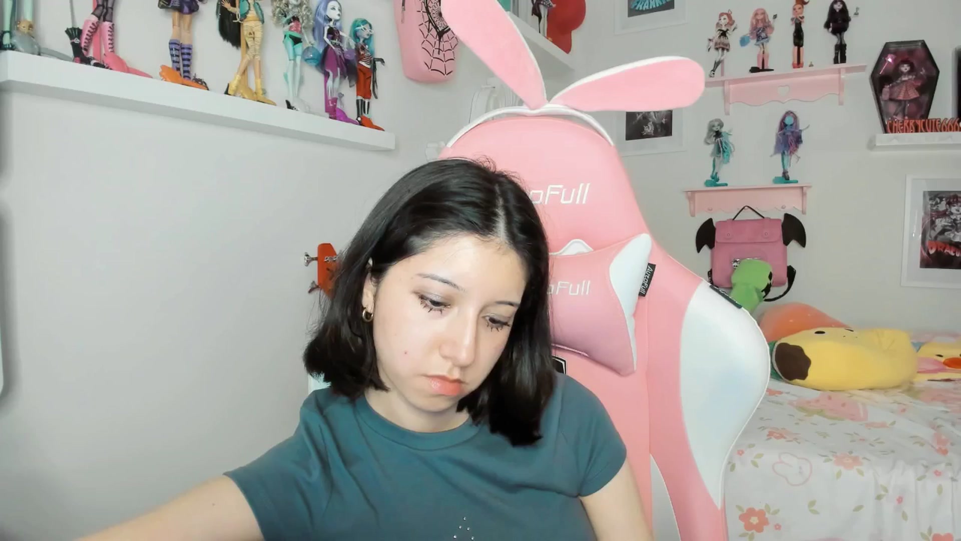Gallery image thumbnail from Cherrycute666's myfreecams stream on, 03/01/2026, 08:39 image 13 of 20