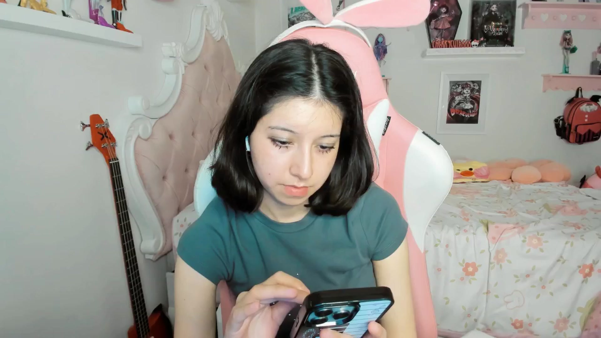 Gallery image thumbnail from Cherrycute666's myfreecams stream on, 03/01/2026, 08:39 image 19 of 20