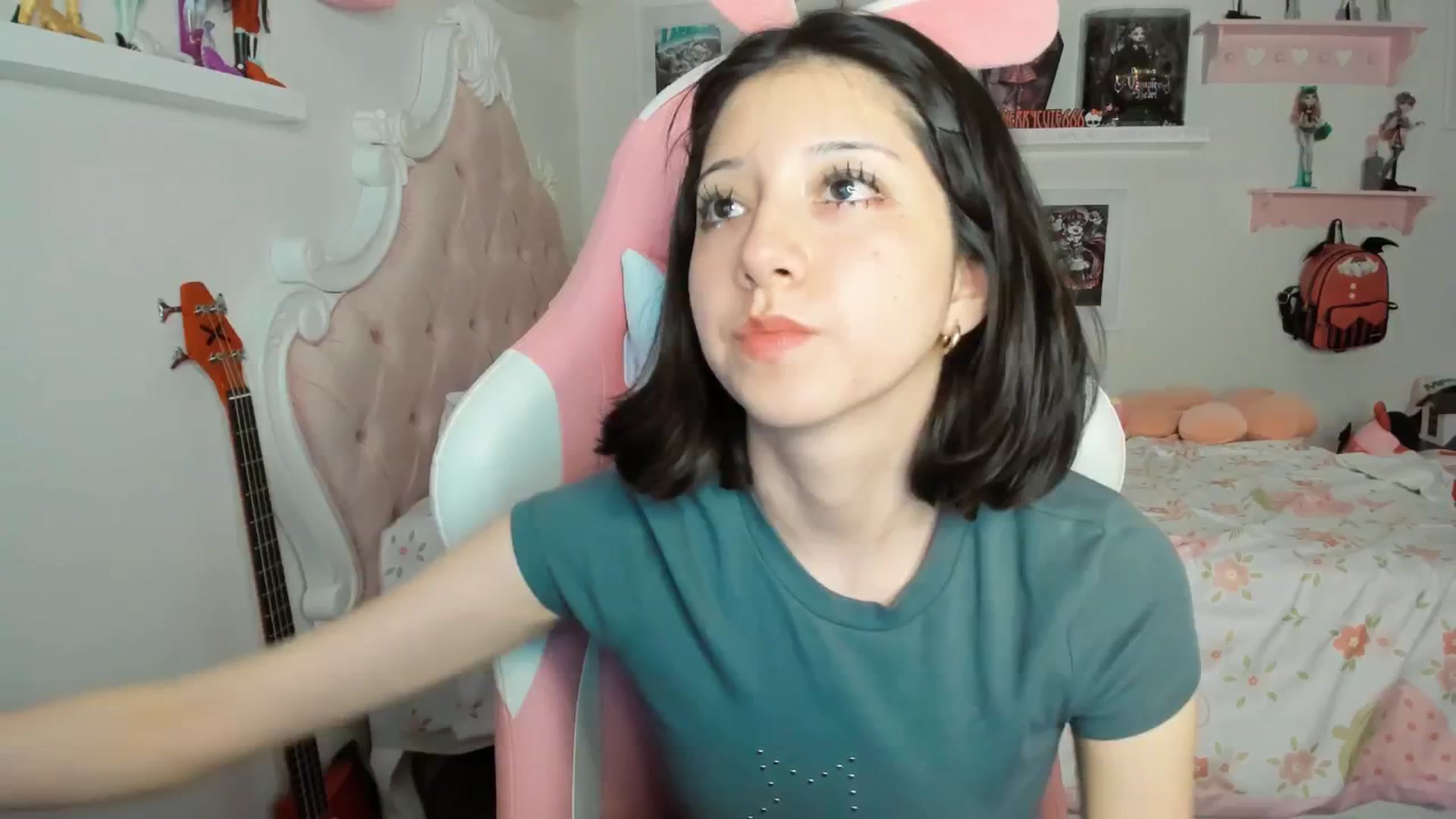 Gallery image thumbnail from Cherrycute666's myfreecams stream on, 03/01/2026, 08:39 image 20 of 20