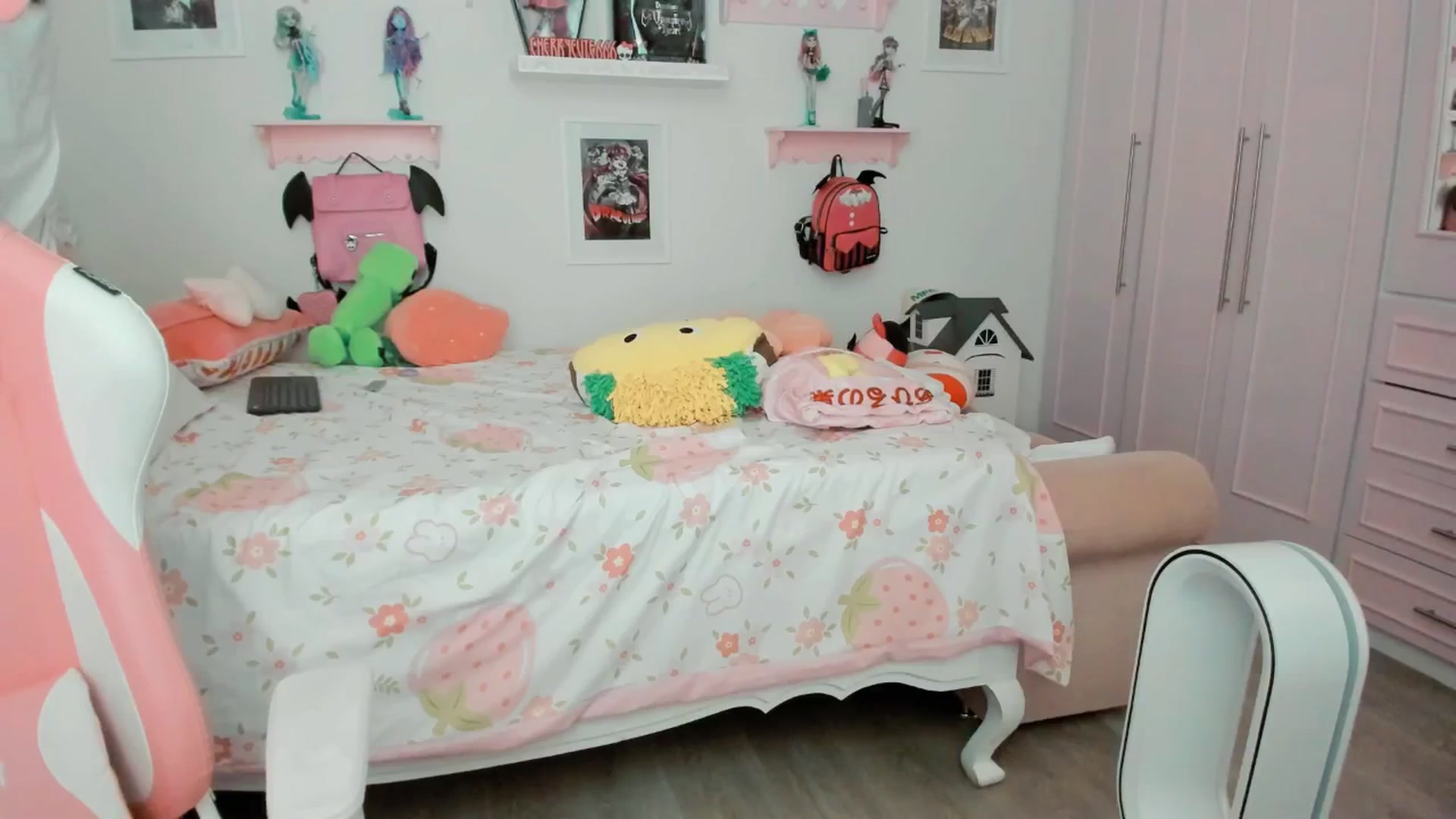 Gallery image thumbnail from Cherrycute666's myfreecams stream on, 03/02/2026, 03:13 image 6 of 20