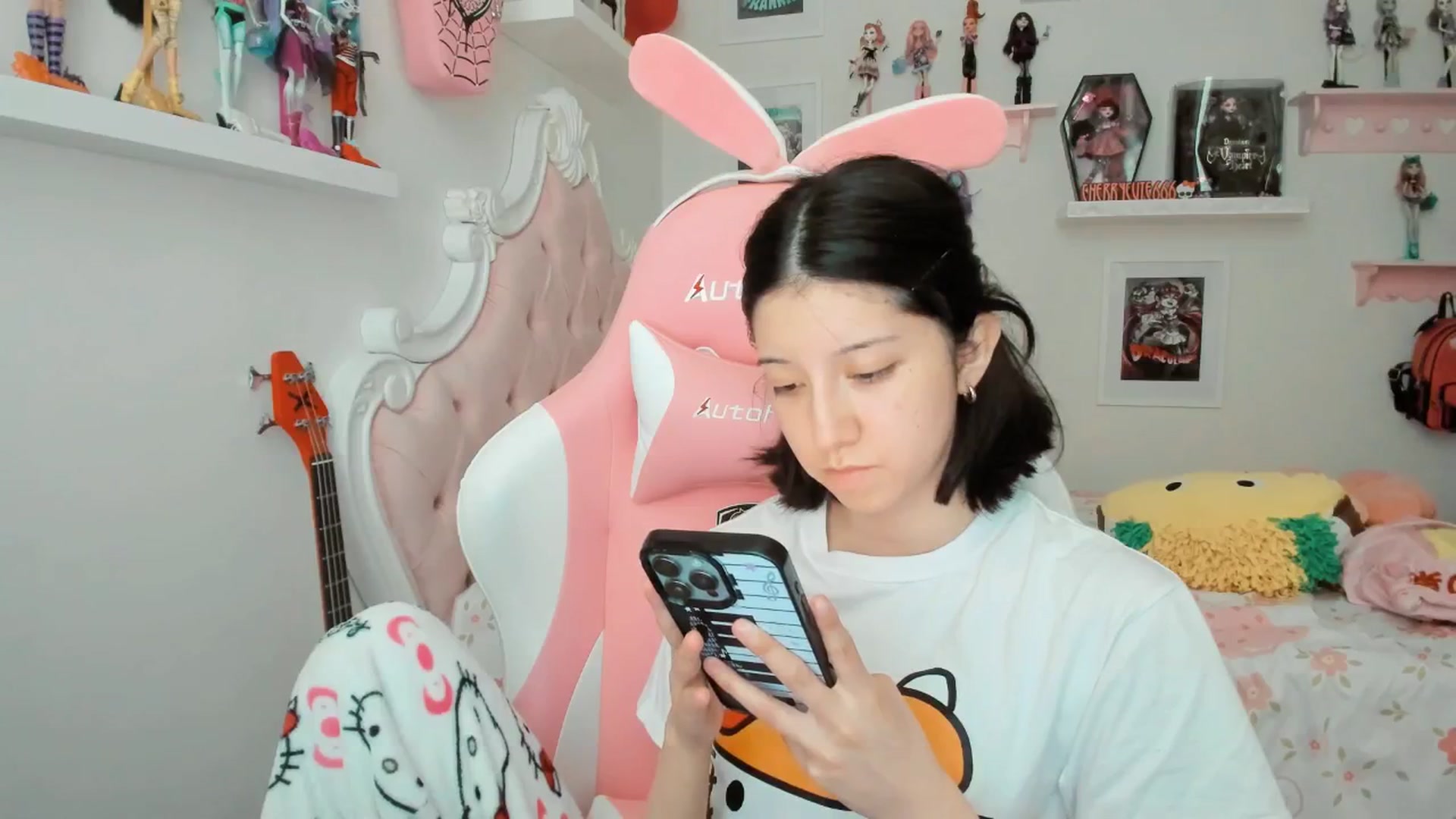 Gallery image thumbnail from Cherrycute666's myfreecams stream on, 03/02/2026, 03:13 image 5 of 20