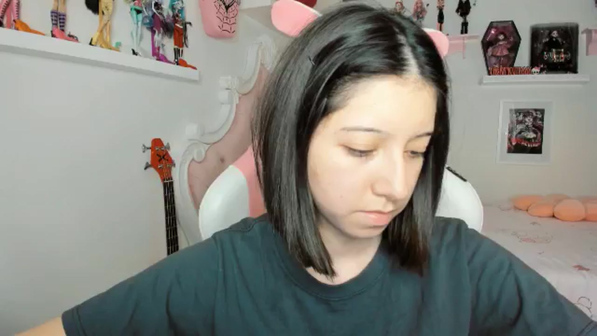 Gallery image thumbnail from Cherrycute666's myfreecams stream on, 03/03/2026, 05:27 image 17 of 20