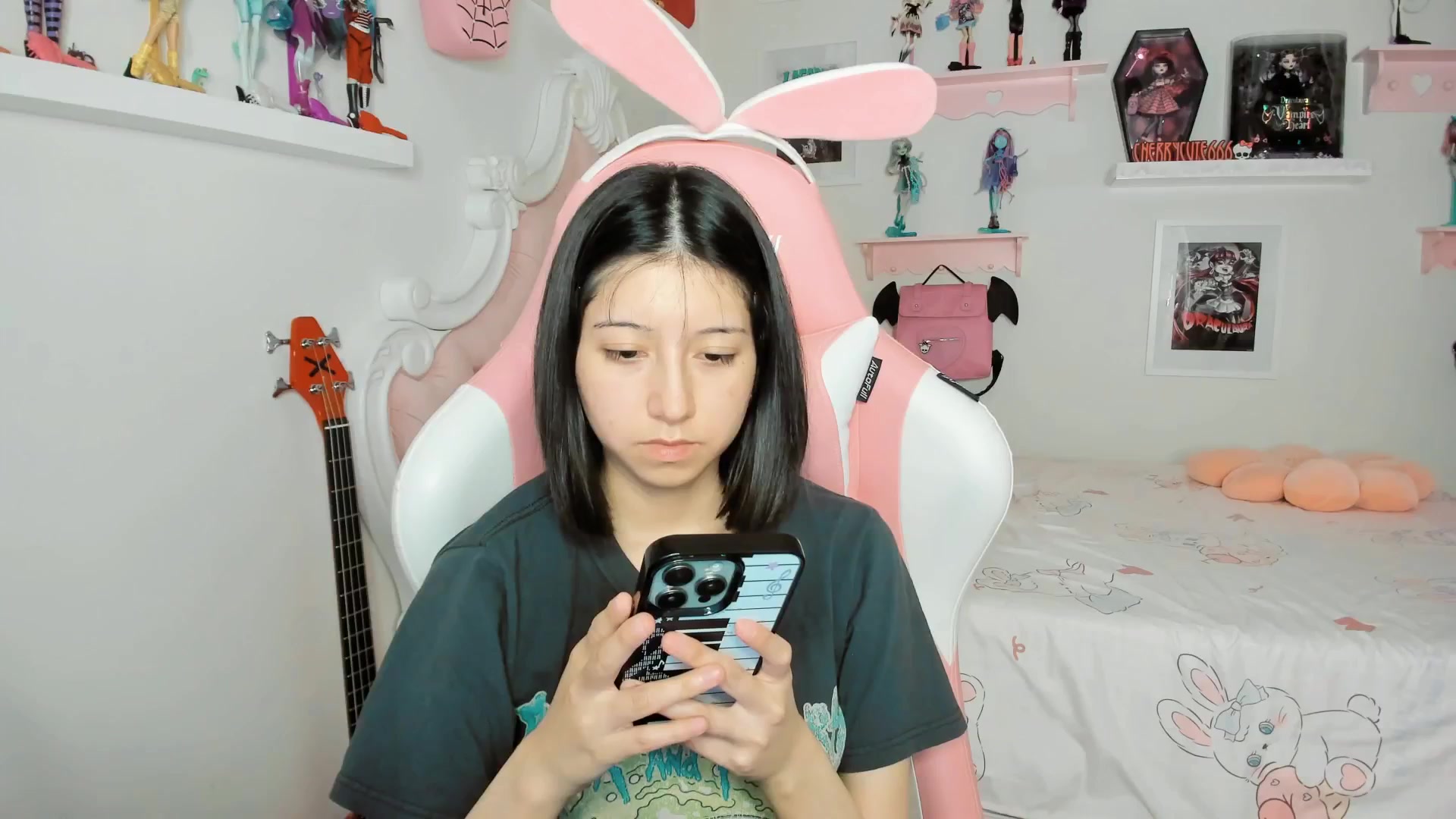 Gallery image thumbnail from Cherrycute666's myfreecams stream on, 03/03/2026, 05:27 image 8 of 20