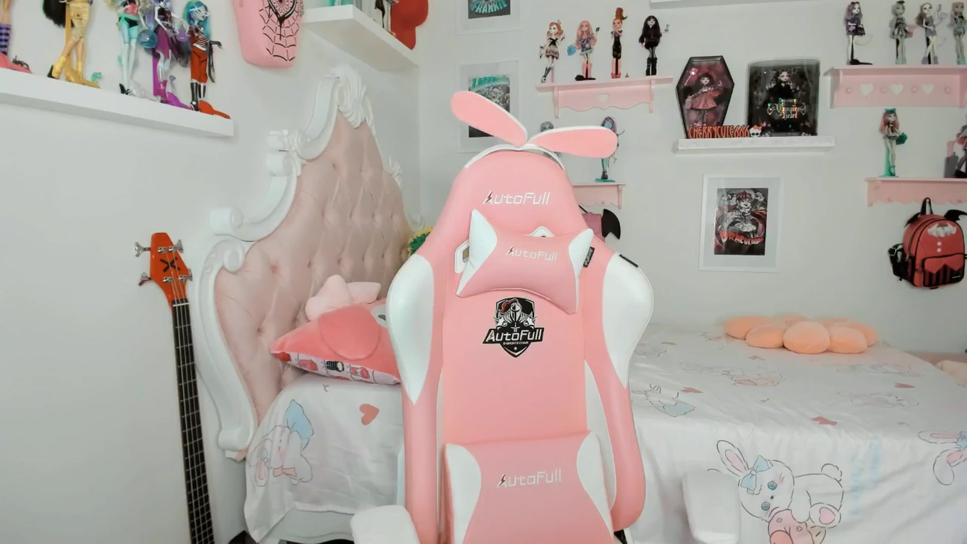 Gallery image thumbnail from Cherrycute666's myfreecams stream on, 03/03/2026, 07:30 image 13 of 20