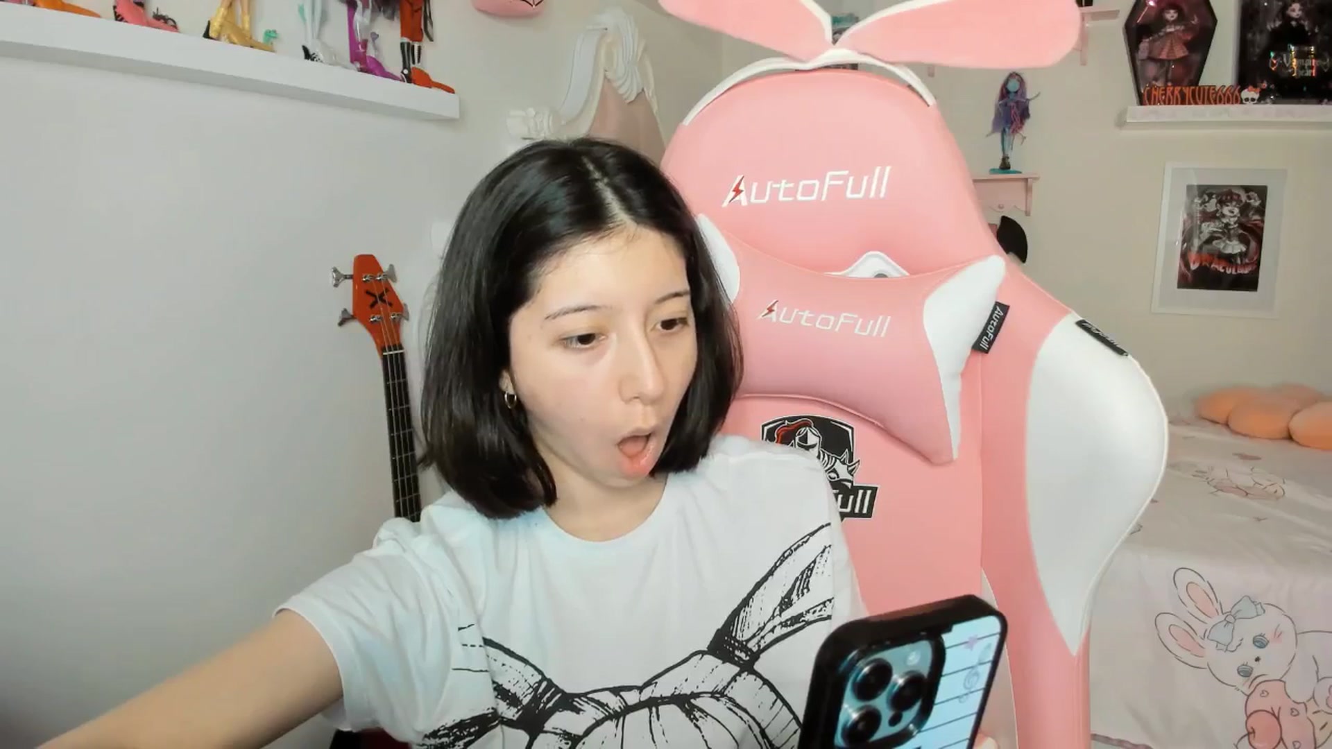 Gallery image thumbnail from Cherrycute666's myfreecams stream on, 03/04/2026, 04:08 image 19 of 20