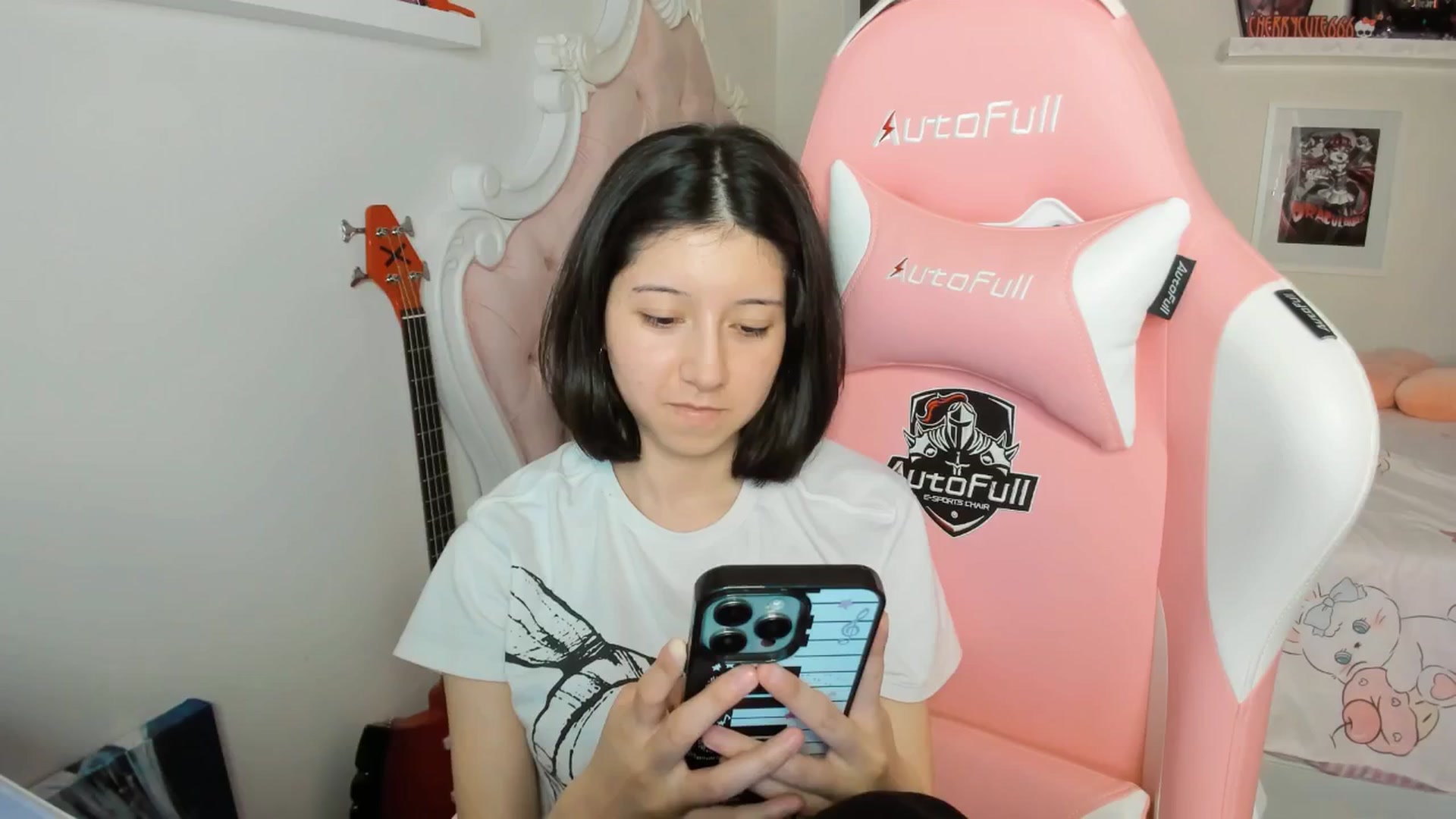 Gallery image thumbnail from Cherrycute666's myfreecams stream on, 03/04/2026, 04:36 image 17 of 20