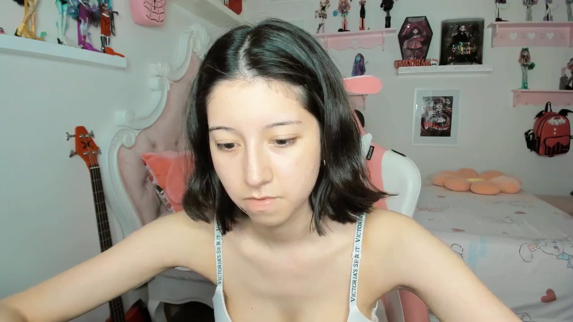 Gallery image thumbnail from Cherrycute666's myfreecams stream on, 03/05/2026, 01:21 image 14 of 20