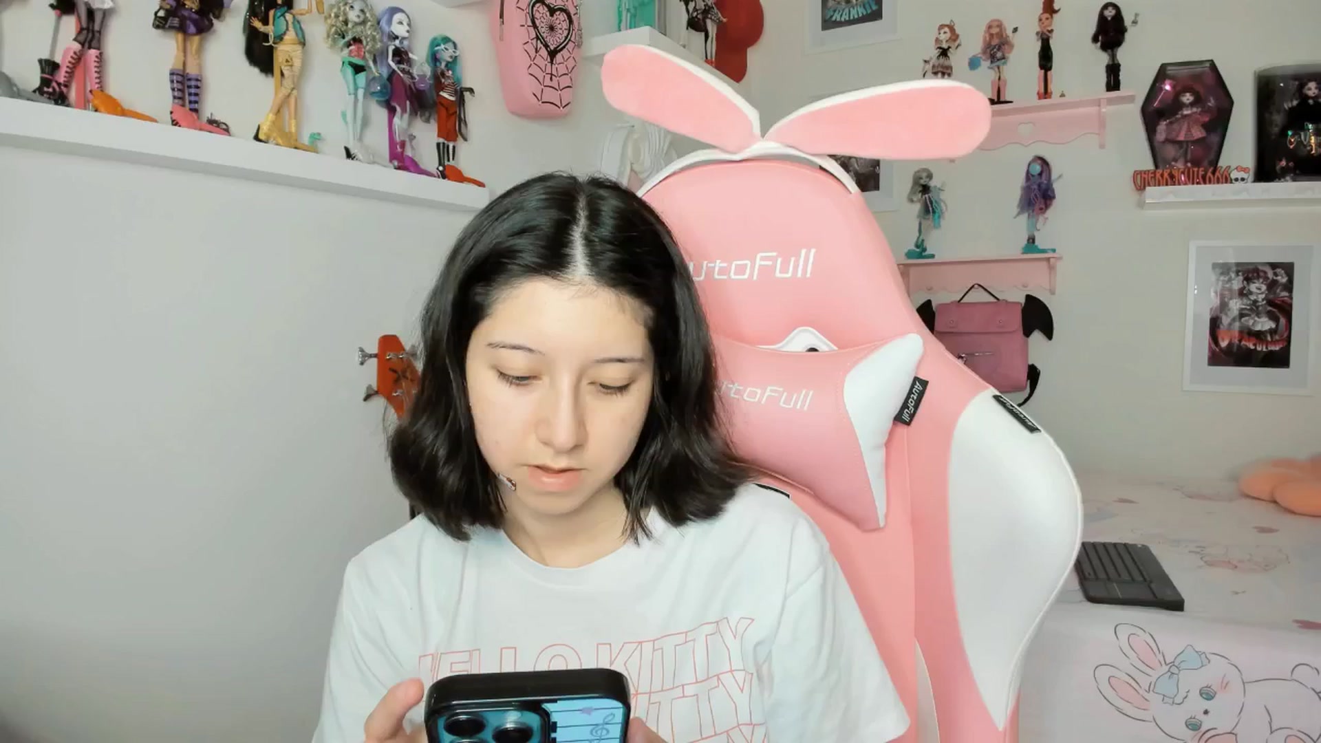 Gallery image thumbnail from Cherrycute666's myfreecams stream on, 03/05/2026, 01:21 image 1 of 20