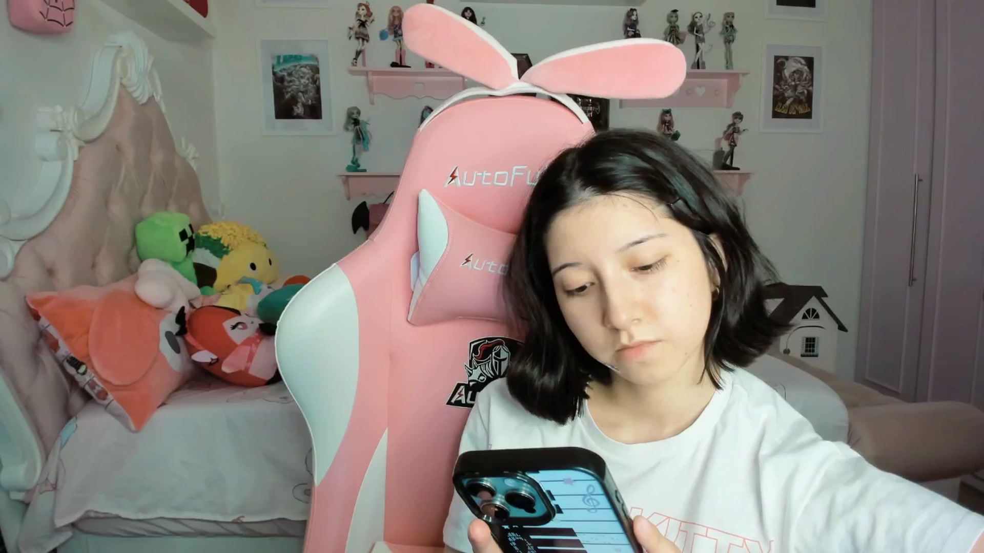 Gallery image thumbnail from Cherrycute666's myfreecams stream on, 03/05/2026, 06:56 image 1 of 20
