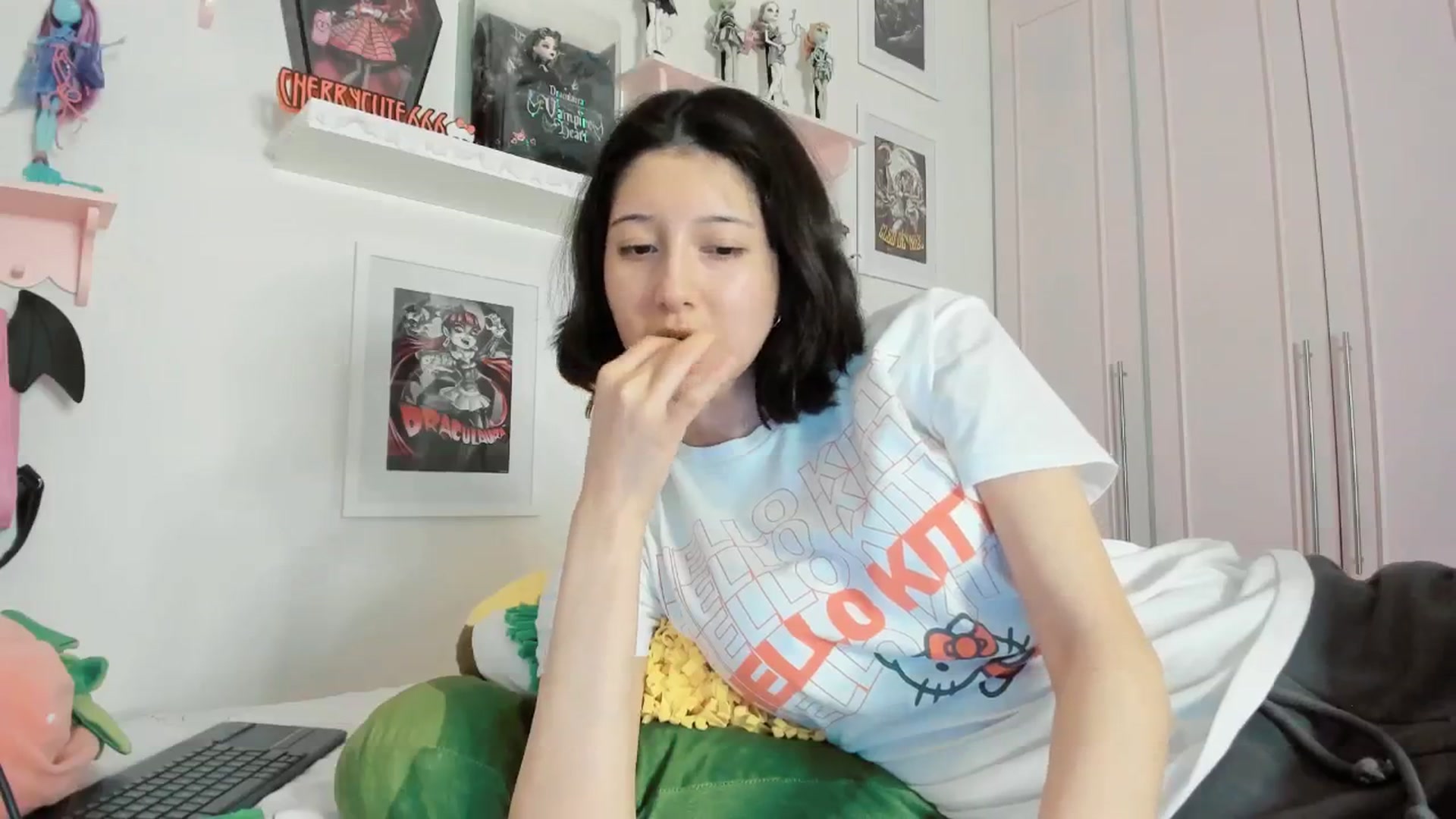 Gallery image thumbnail from Cherrycute666's myfreecams stream on, 03/05/2026, 06:56 image 14 of 20