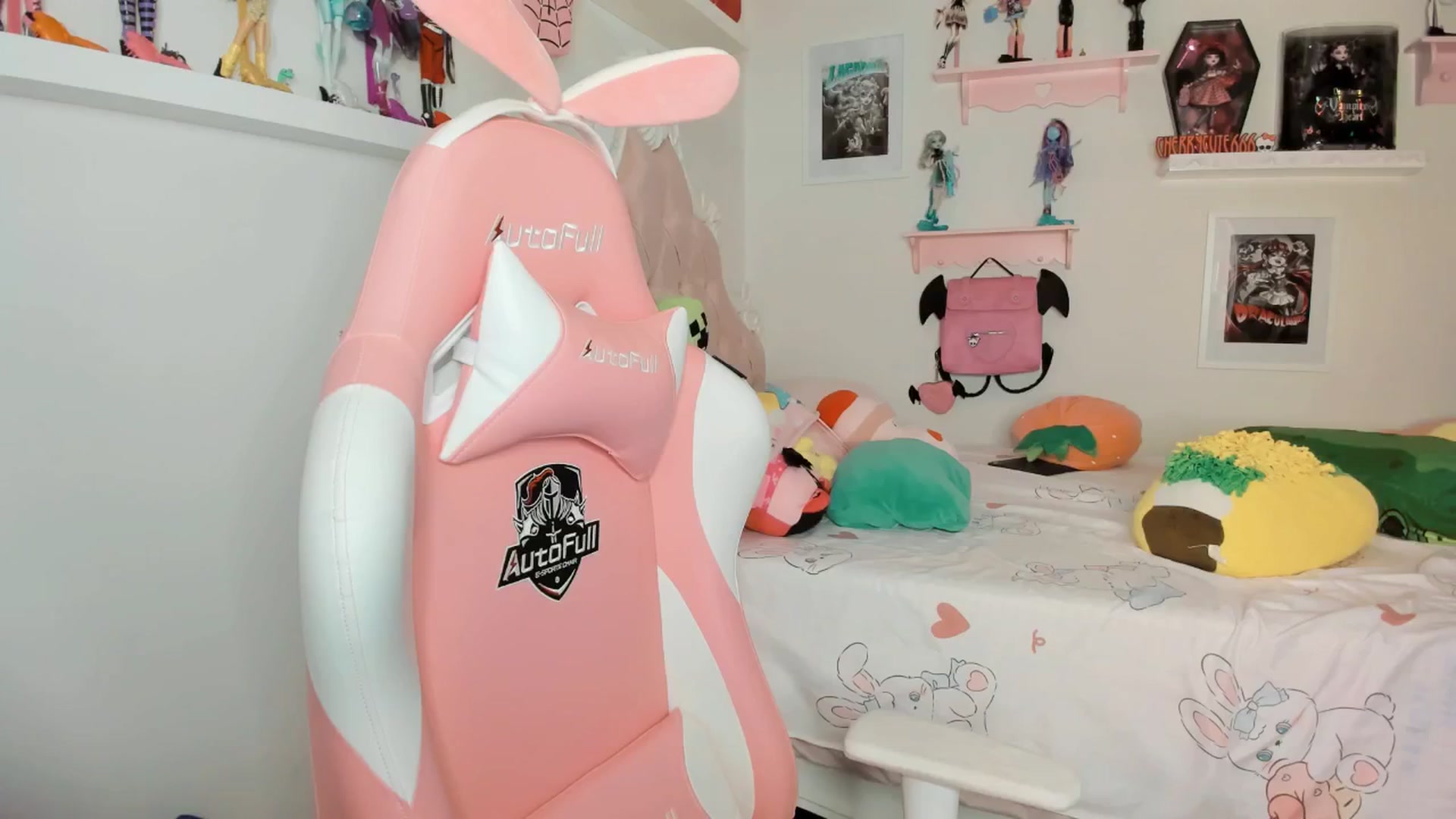 Gallery image thumbnail from Cherrycute666's myfreecams stream on, 03/07/2026, 03:44 image 15 of 20