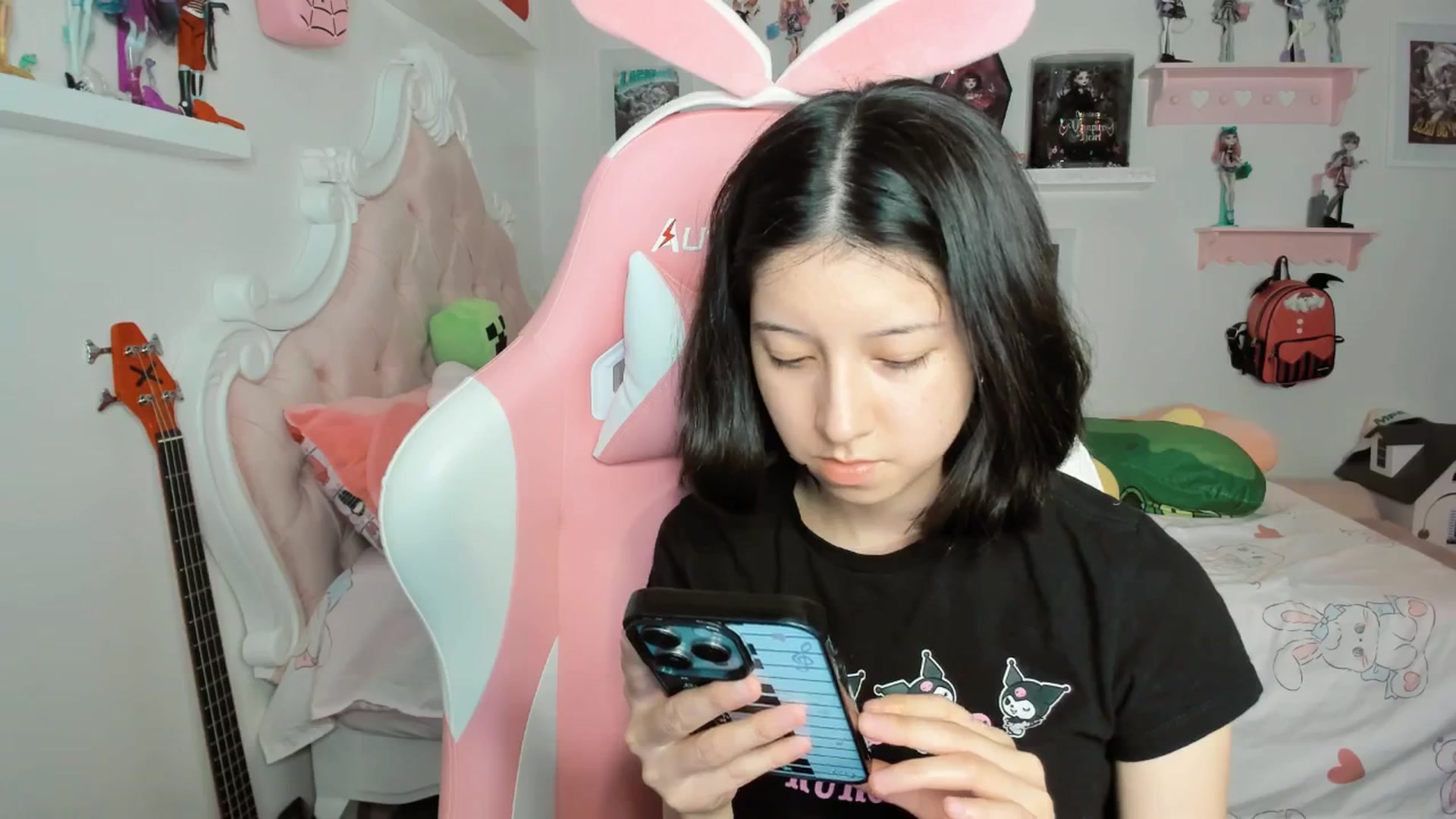 Gallery image thumbnail from Cherrycute666's myfreecams stream on, 03/07/2026, 04:37 image 13 of 20