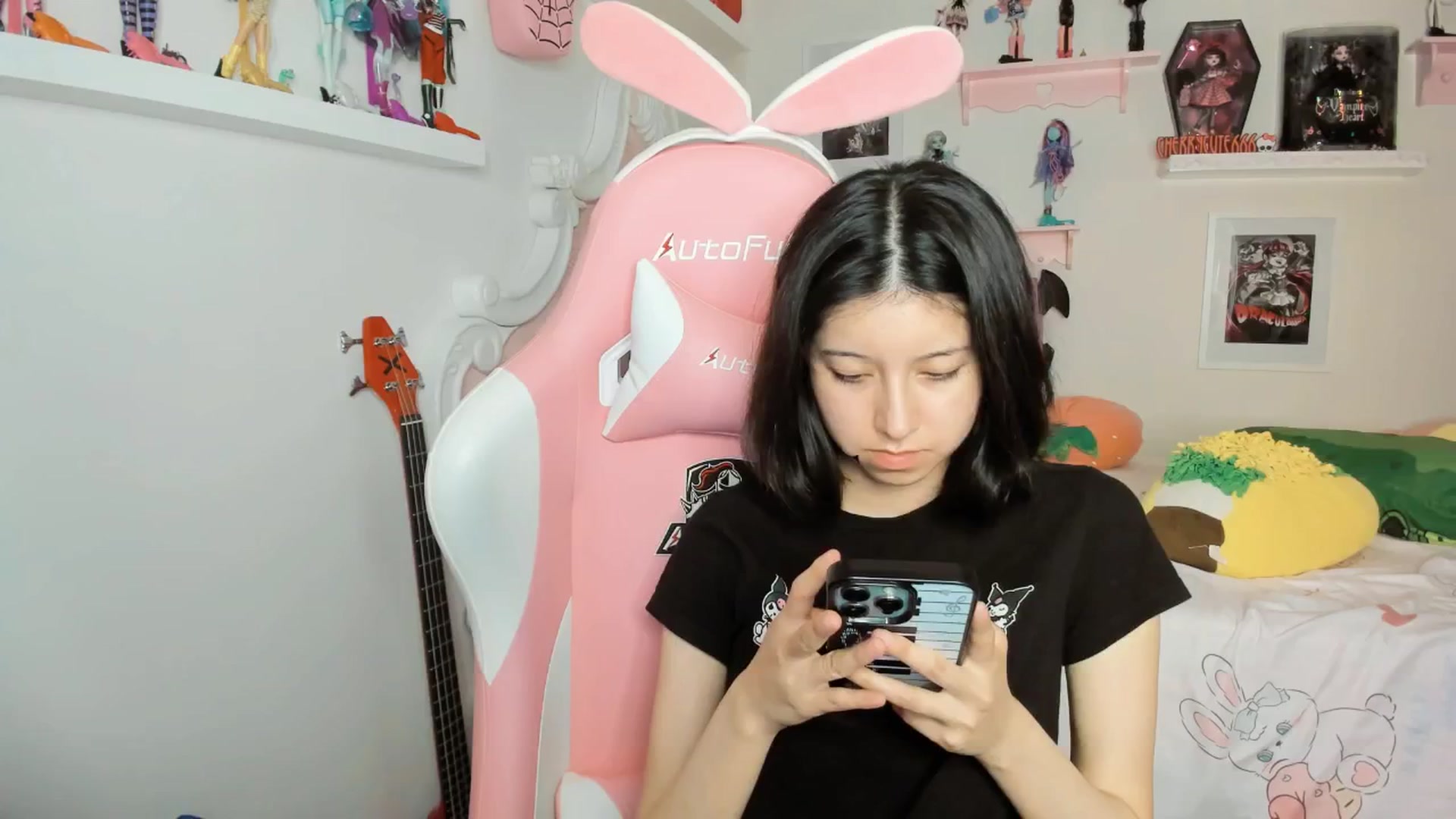 Gallery image thumbnail from Cherrycute666's myfreecams stream on, 03/07/2026, 04:37 image 10 of 20