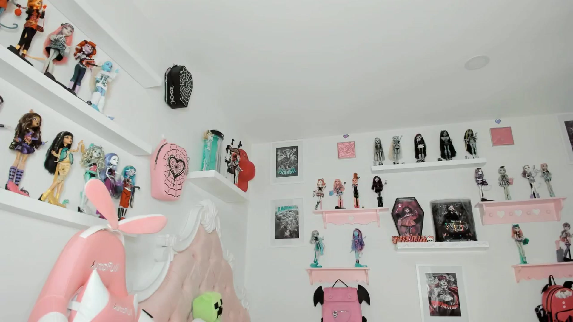 Gallery image thumbnail from Cherrycute666's myfreecams stream on, 03/07/2026, 06:42 image 12 of 20