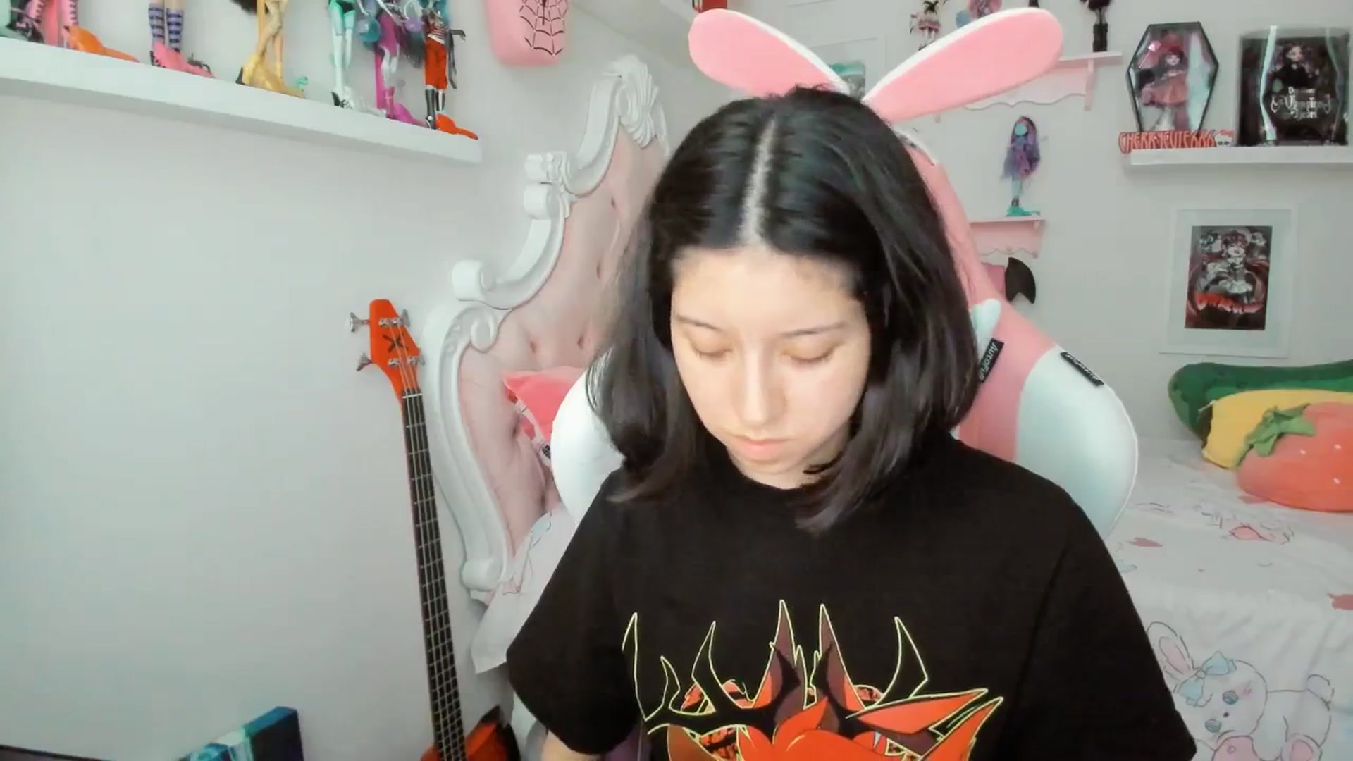 Gallery image thumbnail from Cherrycute666's myfreecams stream on, 03/08/2026, 02:33 image 9 of 20