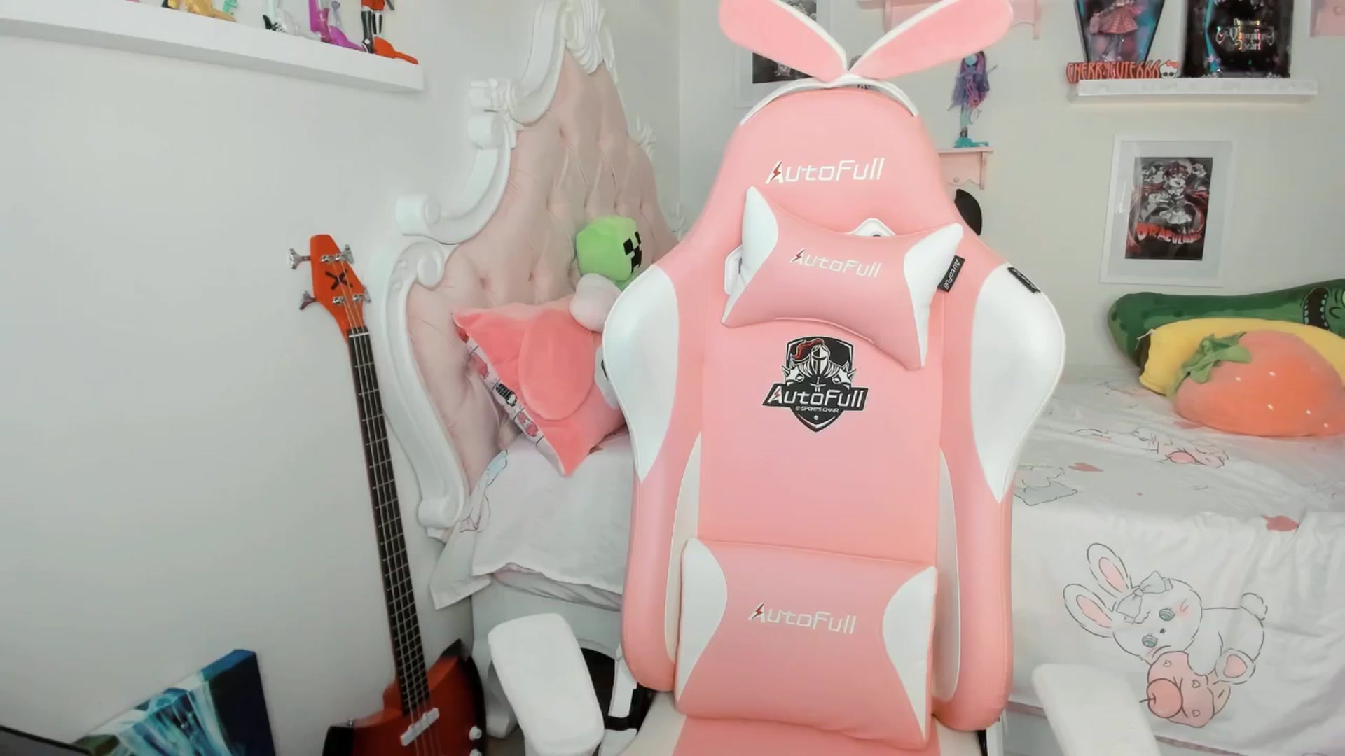 Gallery image thumbnail from Cherrycute666's myfreecams stream on, 03/08/2026, 02:33 image 10 of 20