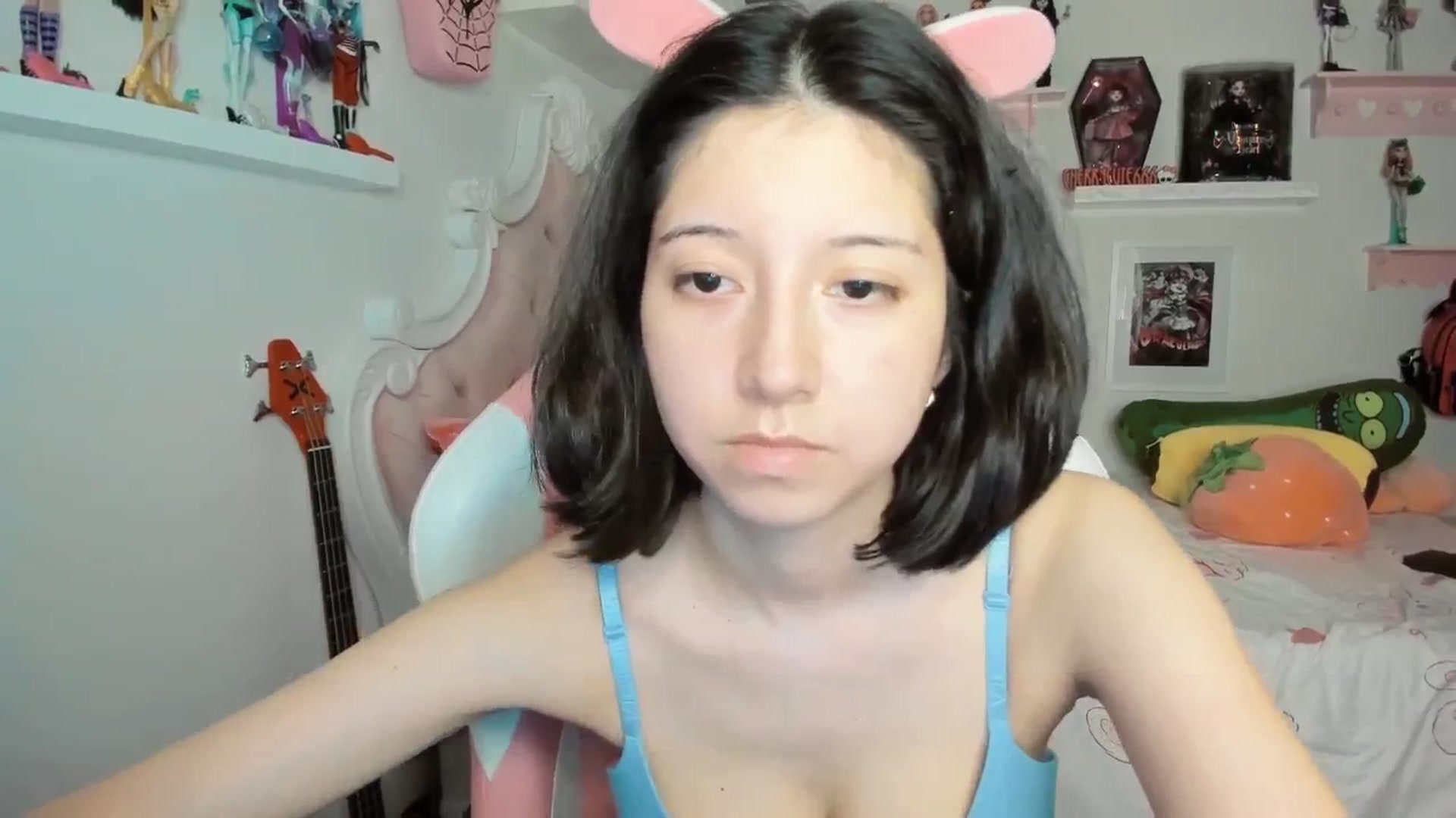 Gallery image thumbnail from Cherrycute666's myfreecams stream on, 03/08/2026, 02:33 image 13 of 20