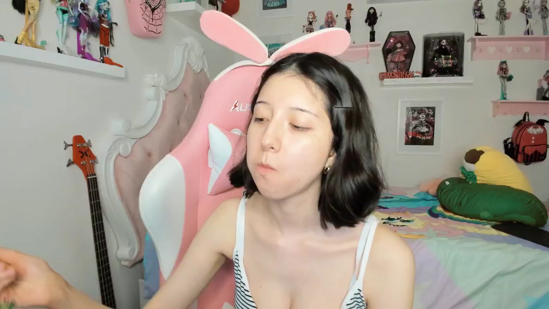 Gallery image thumbnail from Cherrycute666's myfreecams stream on, 03/10/2026, 06:01 image 12 of 20