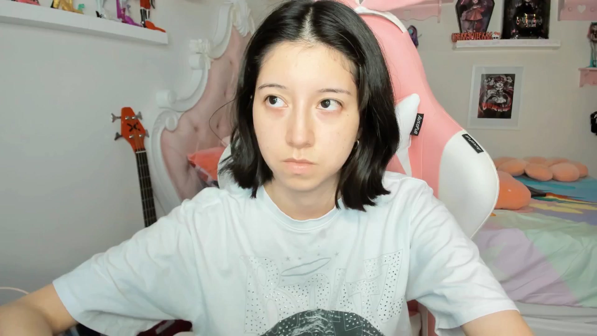 Gallery image thumbnail from Cherrycute666's myfreecams stream on, 03/13/2026, 24:39 image 5 of 20