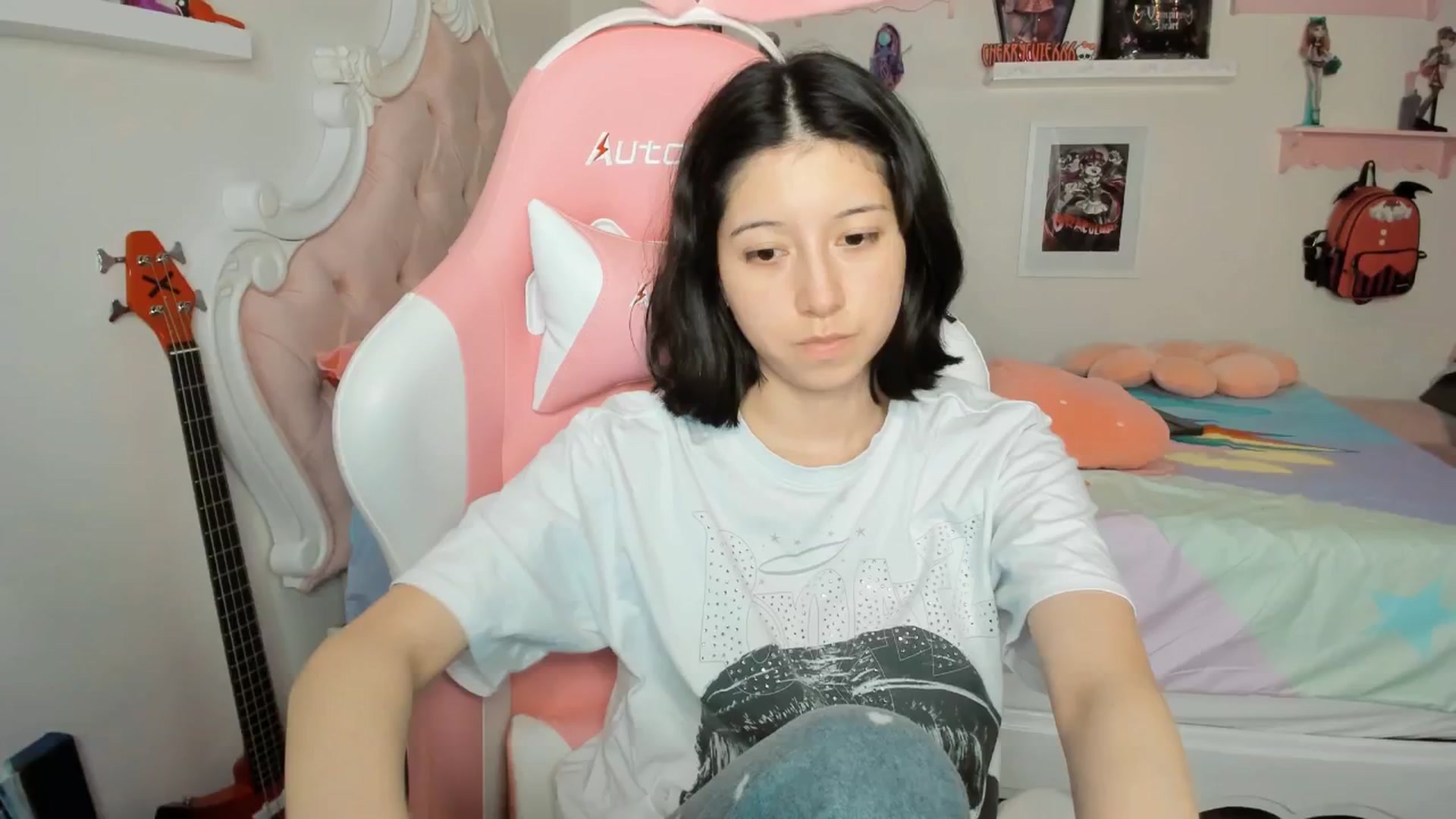 Gallery image thumbnail from Cherrycute666's myfreecams stream on, 03/13/2026, 24:39 image 13 of 20