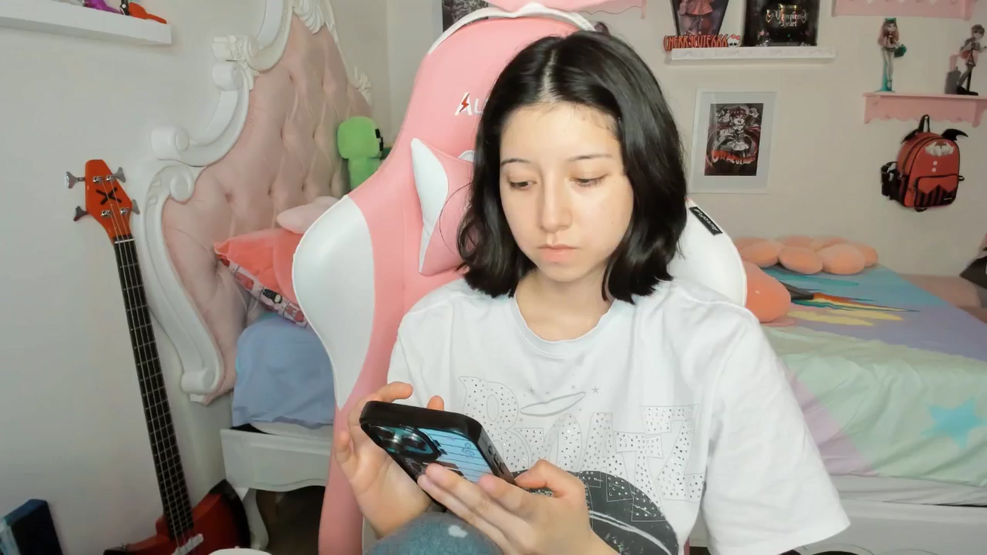 Gallery image thumbnail from Cherrycute666's myfreecams stream on, 03/13/2026, 24:39 image 12 of 20