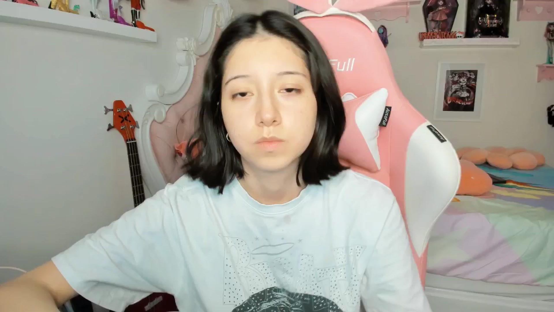 Gallery image thumbnail from Cherrycute666's myfreecams stream on, 03/13/2026, 24:39 image 6 of 20