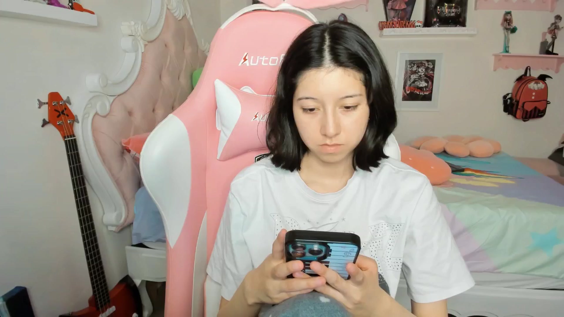 Gallery image thumbnail from Cherrycute666's myfreecams stream on, 03/13/2026, 24:39 image 14 of 20