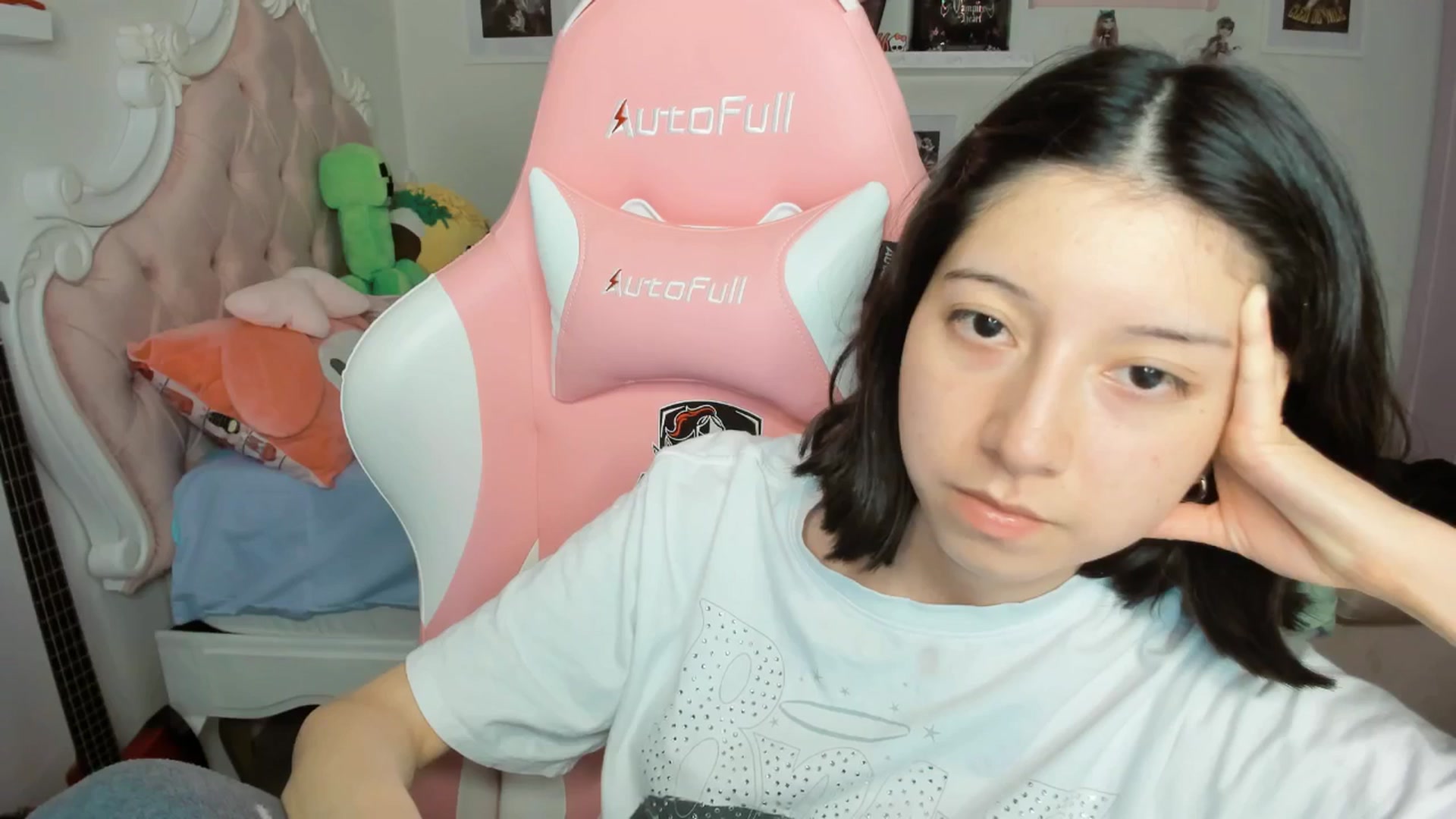 Gallery image thumbnail from Cherrycute666's myfreecams stream on, 03/13/2026, 04:01 image 5 of 20
