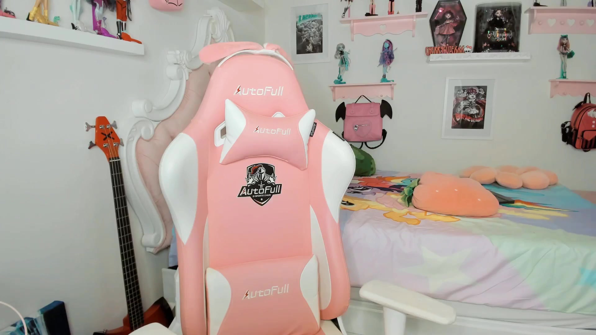 Gallery image thumbnail from Cherrycute666's myfreecams stream on, 03/13/2026, 04:01 image 18 of 20