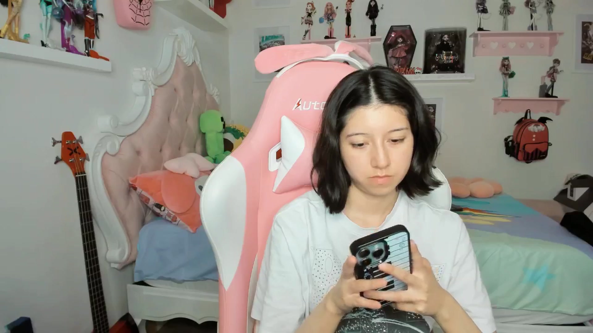 Gallery image thumbnail from Cherrycute666's myfreecams stream on, 03/13/2026, 04:01 image 13 of 20