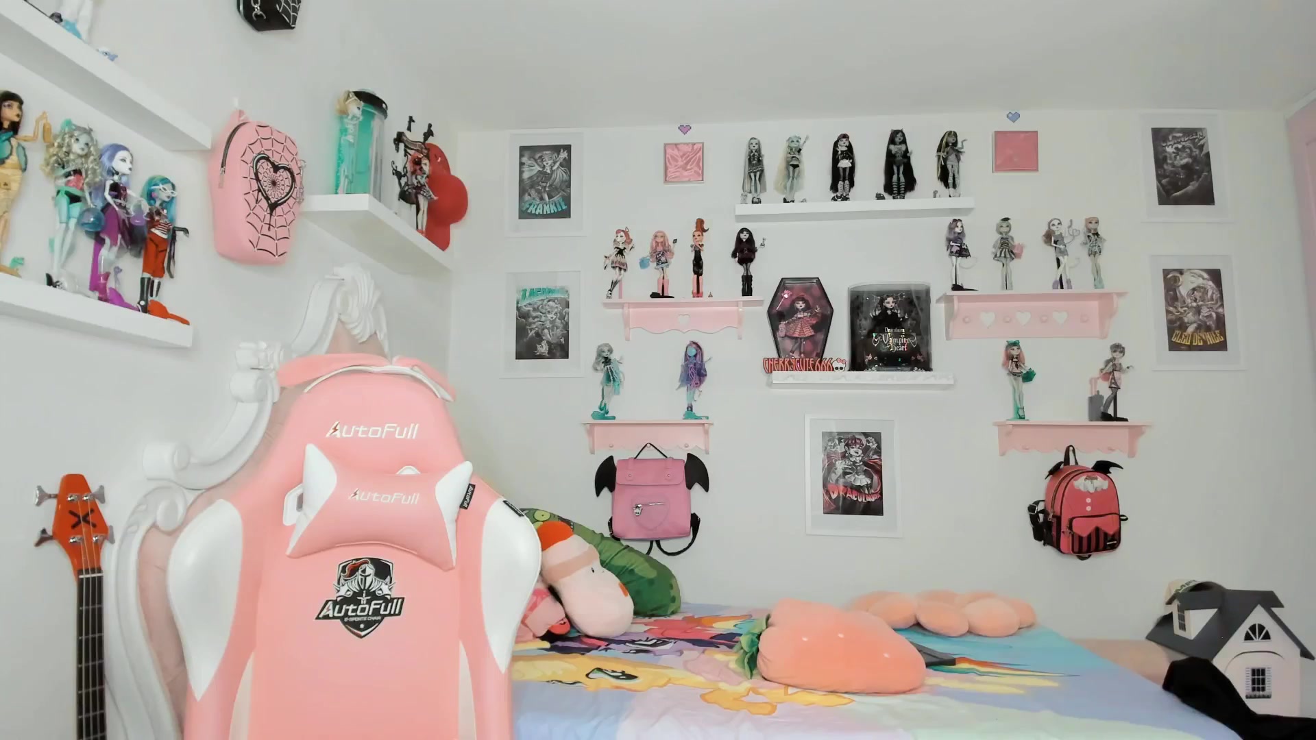 Gallery image thumbnail from Cherrycute666's myfreecams stream on, 03/13/2026, 04:01 image 16 of 20