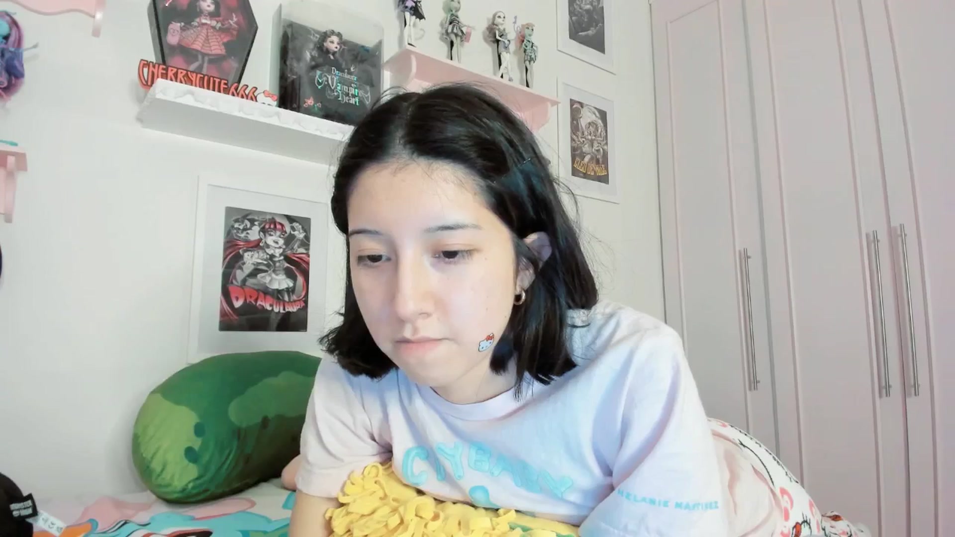 Gallery image thumbnail from Cherrycute666's myfreecams stream on, 03/14/2026, 02:02 image 15 of 20