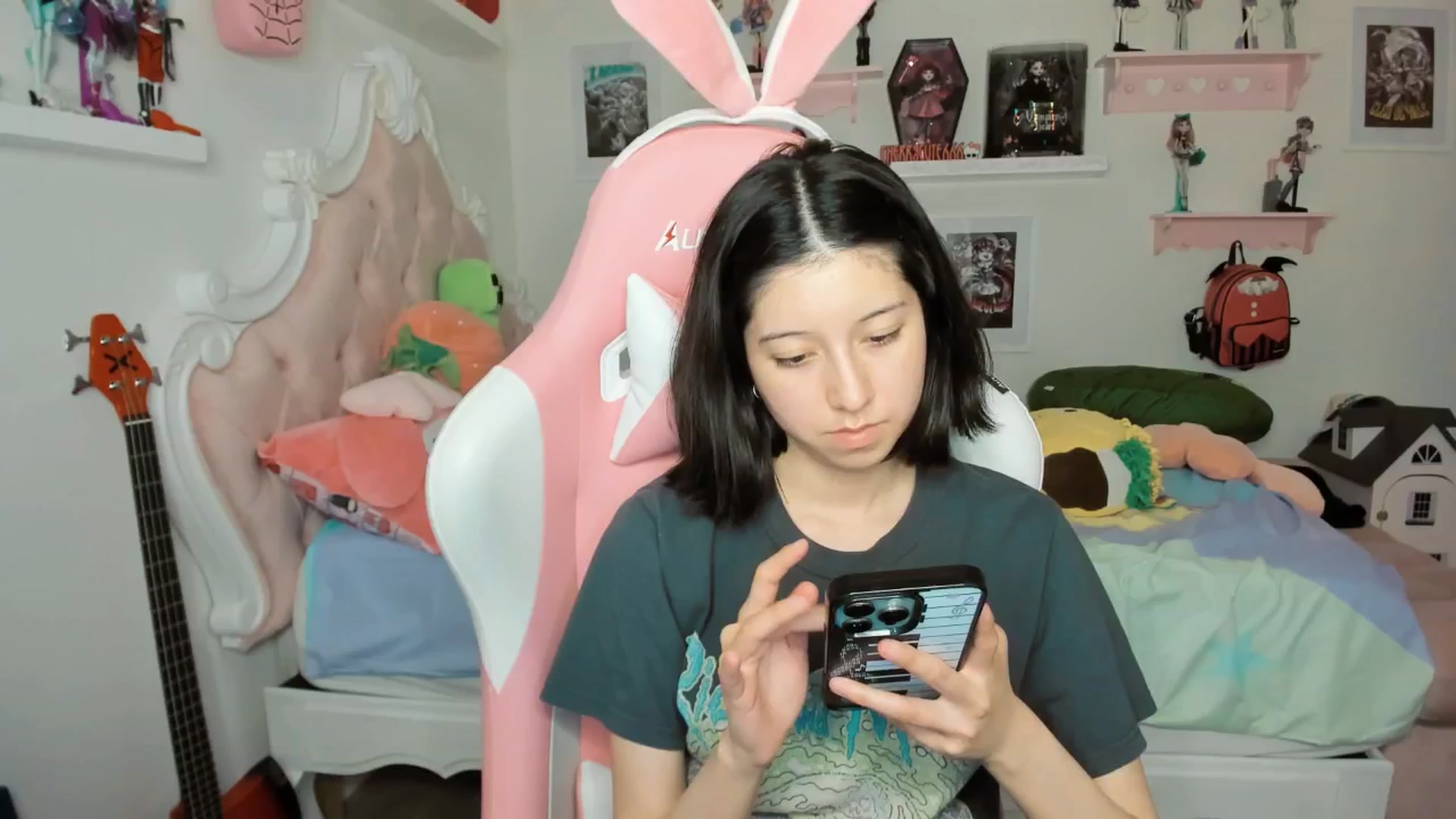 Gallery image thumbnail from Cherrycute666's myfreecams stream on, 03/15/2026, 08:34 image 8 of 20