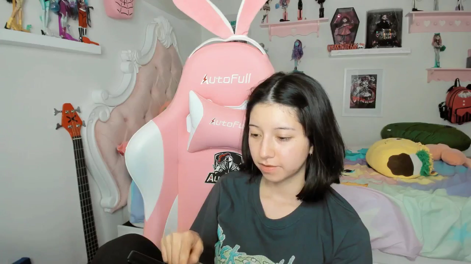 Gallery image thumbnail from Cherrycute666's myfreecams stream on, 03/15/2026, 08:34 image 18 of 20