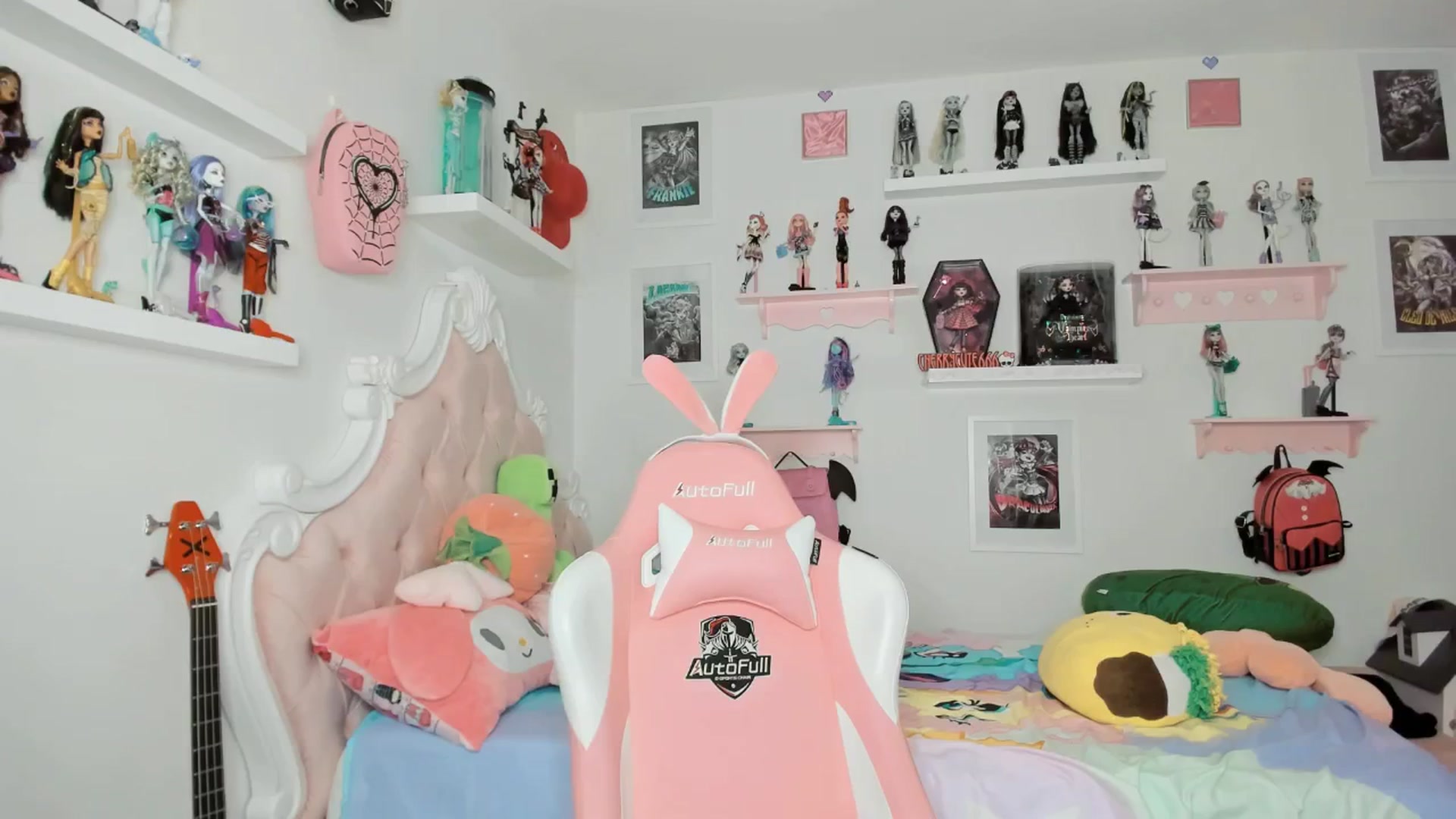 Gallery image thumbnail from Cherrycute666's myfreecams stream on, 03/15/2026, 08:34 image 11 of 20