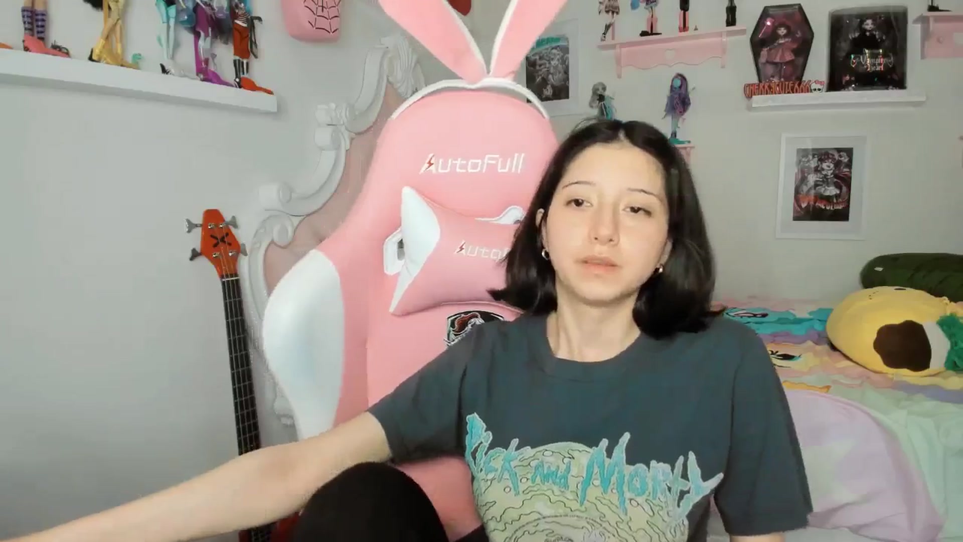 Gallery image thumbnail from Cherrycute666's myfreecams stream on, 03/15/2026, 08:34 image 17 of 20