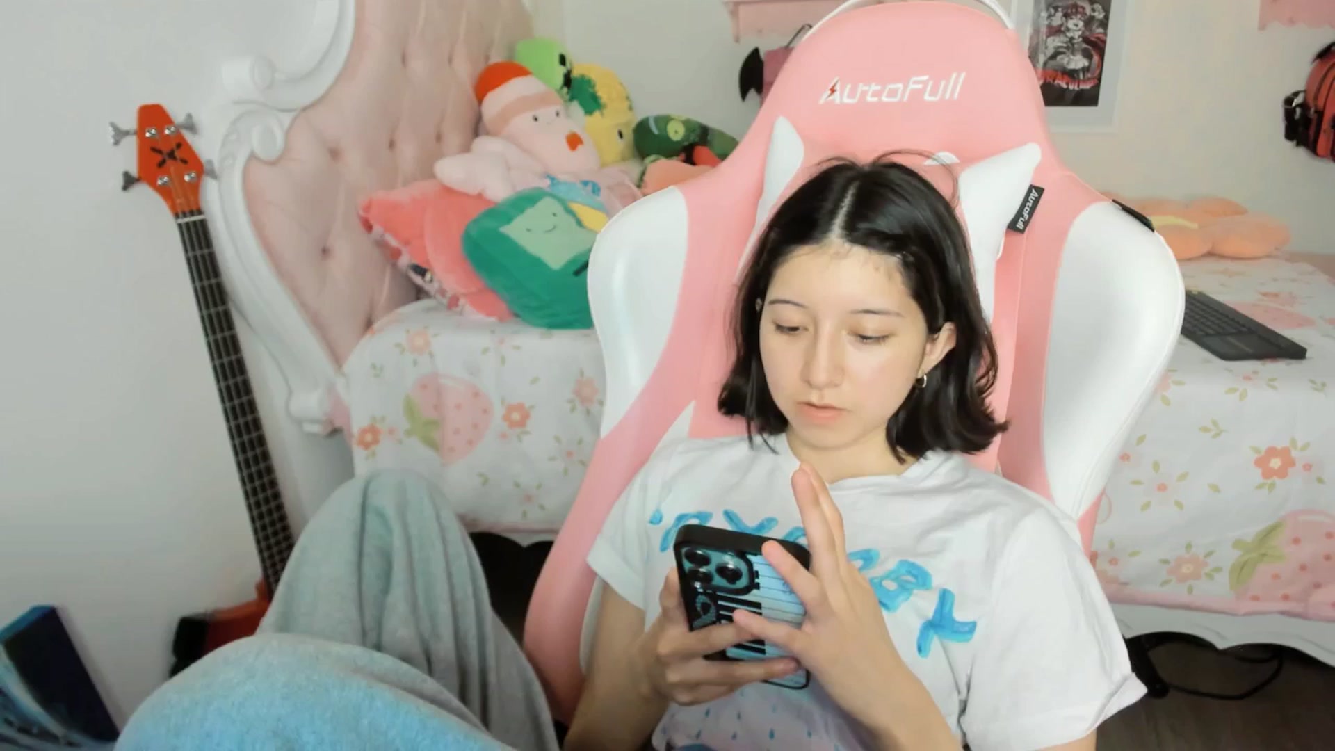 Gallery image thumbnail from Cherrycute666's myfreecams stream on, 03/18/2026, 05:35 image 19 of 20