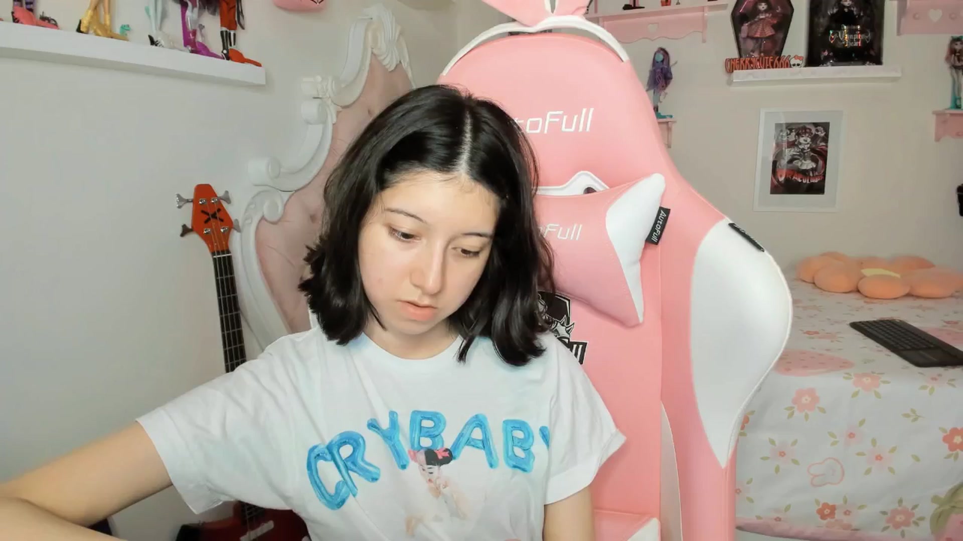 Gallery image thumbnail from Cherrycute666's myfreecams stream on, 03/18/2026, 05:35 image 11 of 20