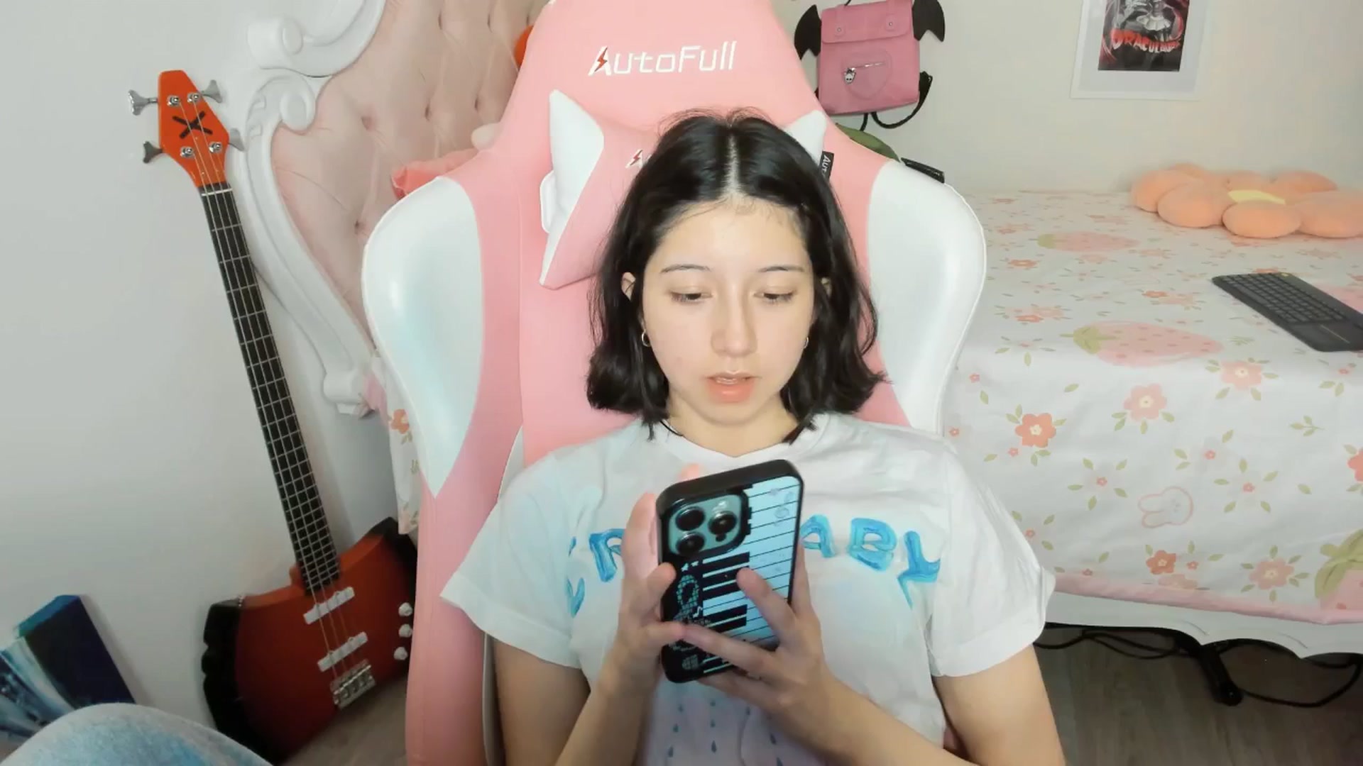 Gallery image thumbnail from Cherrycute666's myfreecams stream on, 03/18/2026, 05:35 image 15 of 20