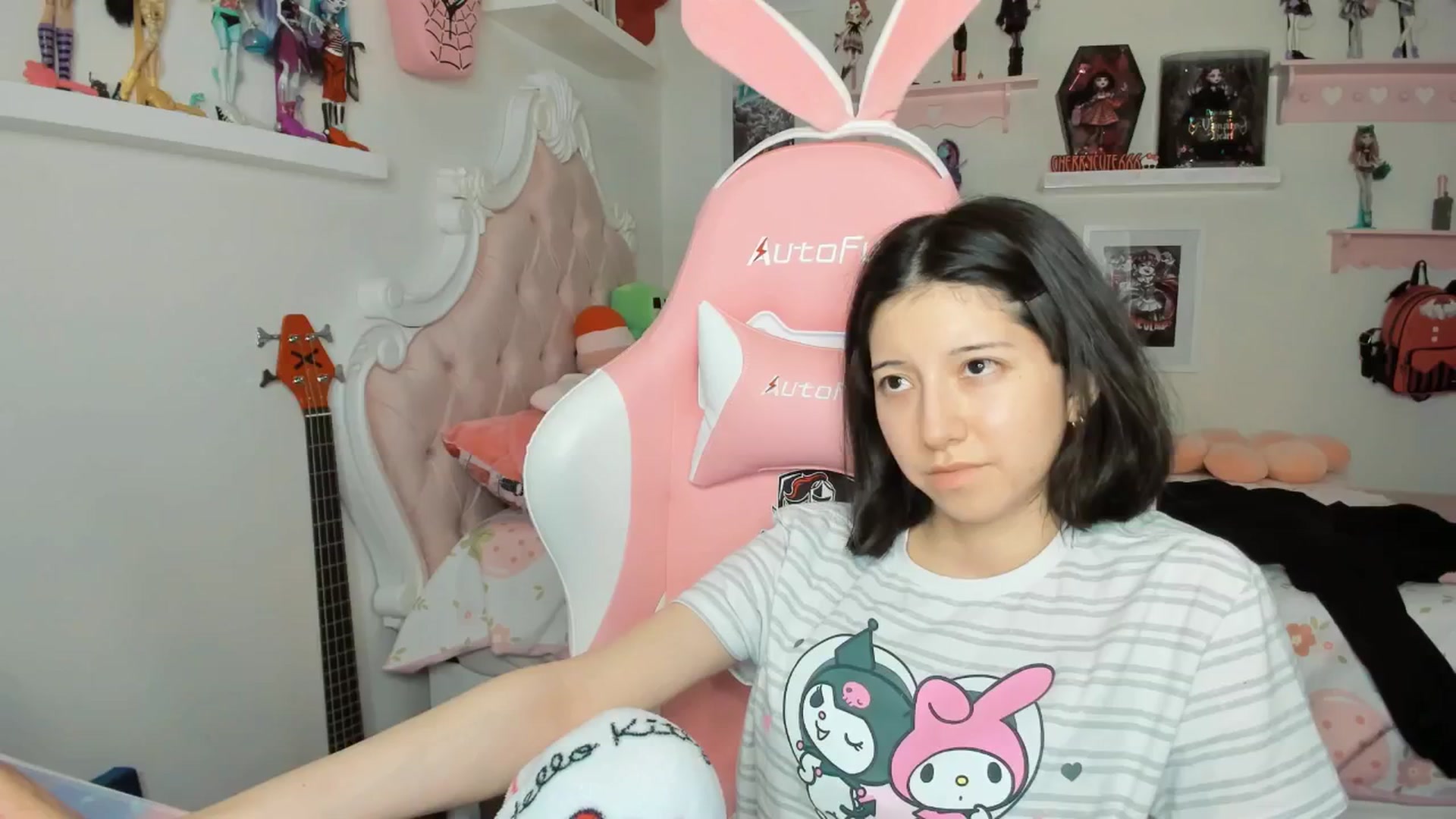 Gallery image thumbnail from Cherrycute666's myfreecams stream on, 03/19/2026, 05:06 image 3 of 20