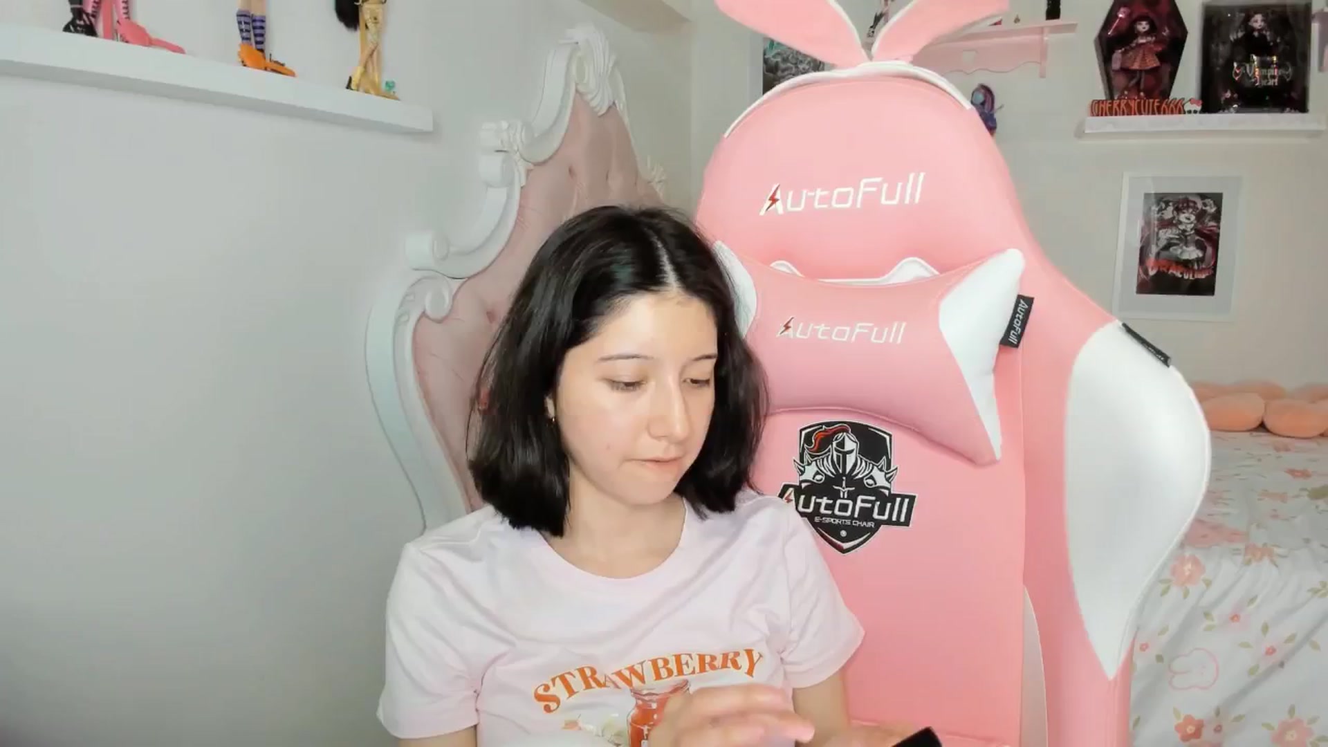 Gallery image thumbnail from Cherrycute666's myfreecams stream on, 03/20/2026, 06:13 image 7 of 20