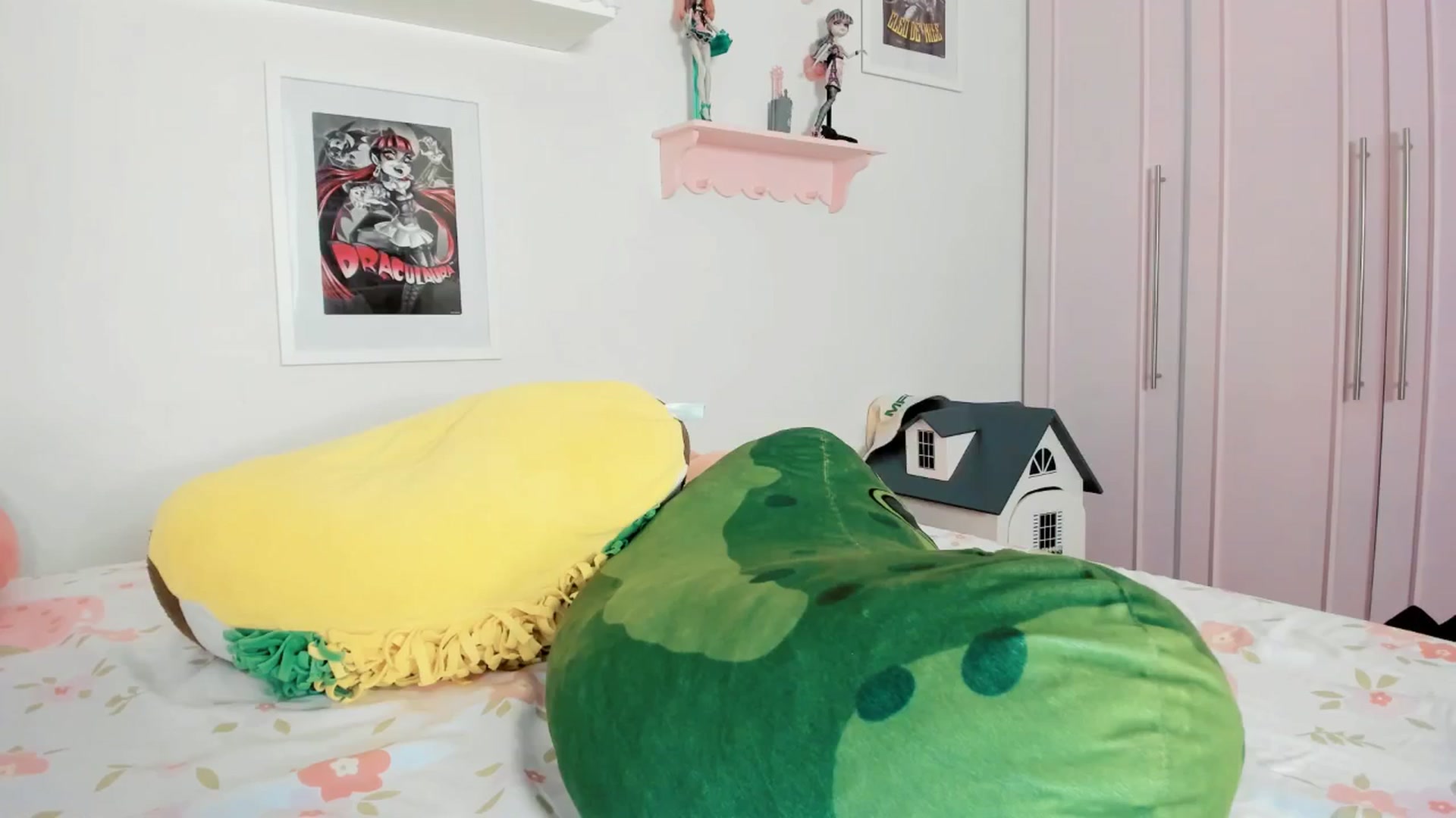 Gallery image thumbnail from Cherrycute666's myfreecams stream on, 03/20/2026, 06:13 image 18 of 20