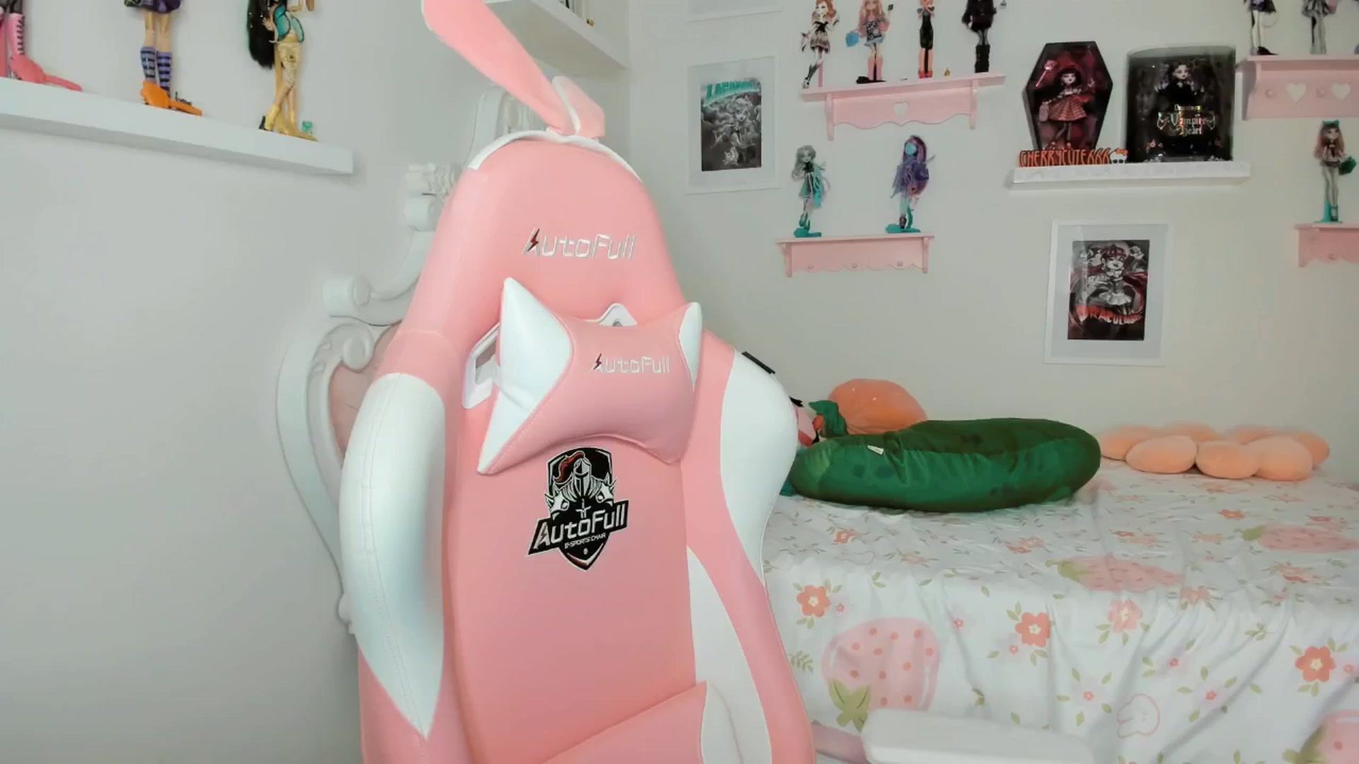 Gallery image thumbnail from Cherrycute666's myfreecams stream on, 03/20/2026, 06:13 image 4 of 20