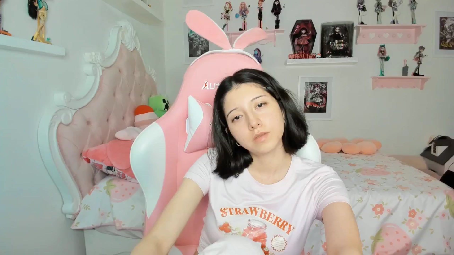 Gallery image thumbnail from Cherrycute666's myfreecams stream on, 03/20/2026, 06:13 image 1 of 20
