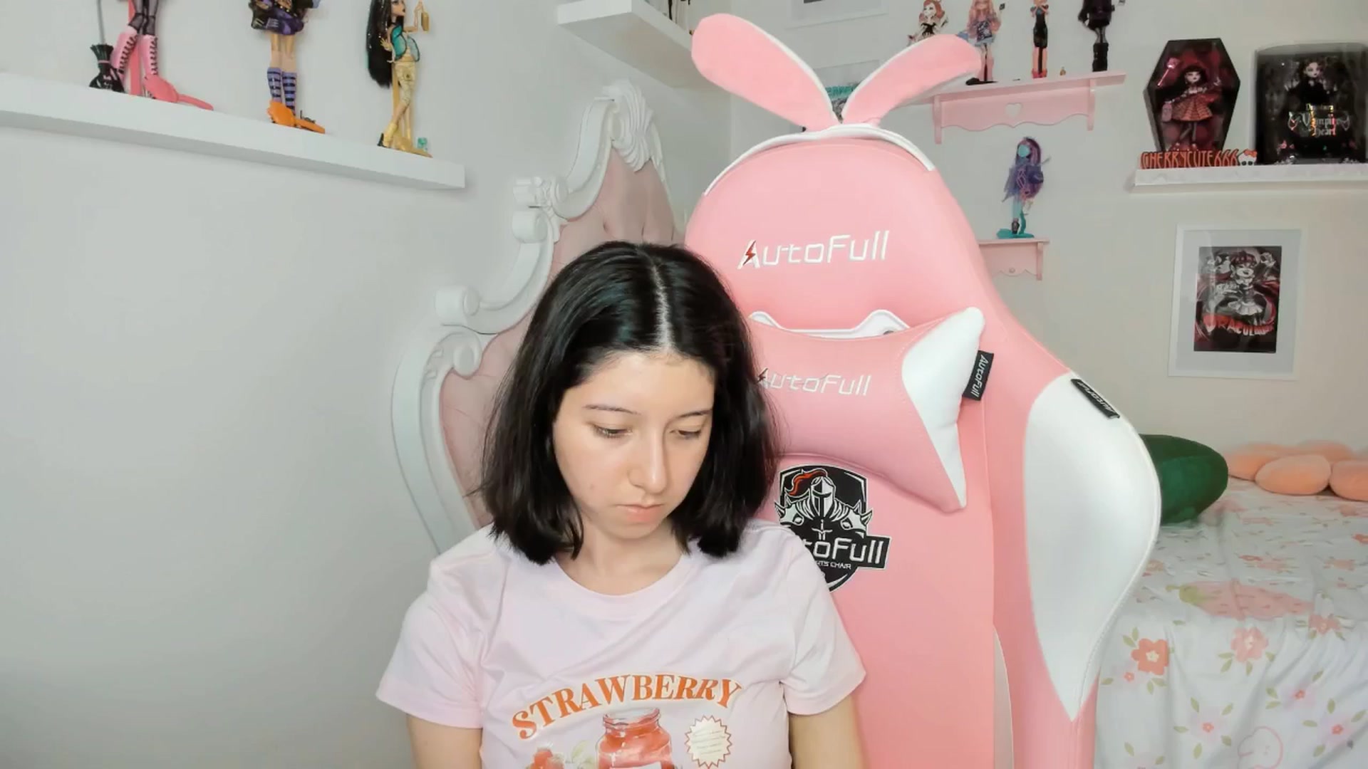 Gallery image thumbnail from Cherrycute666's myfreecams stream on, 03/20/2026, 06:13 image 3 of 20