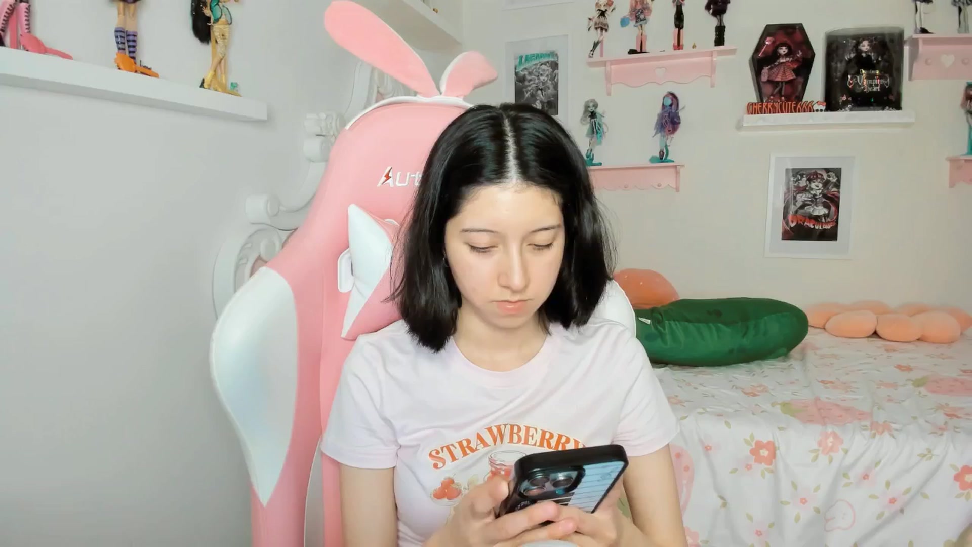 Gallery image thumbnail from Cherrycute666's myfreecams stream on, 03/20/2026, 06:13 image 5 of 20