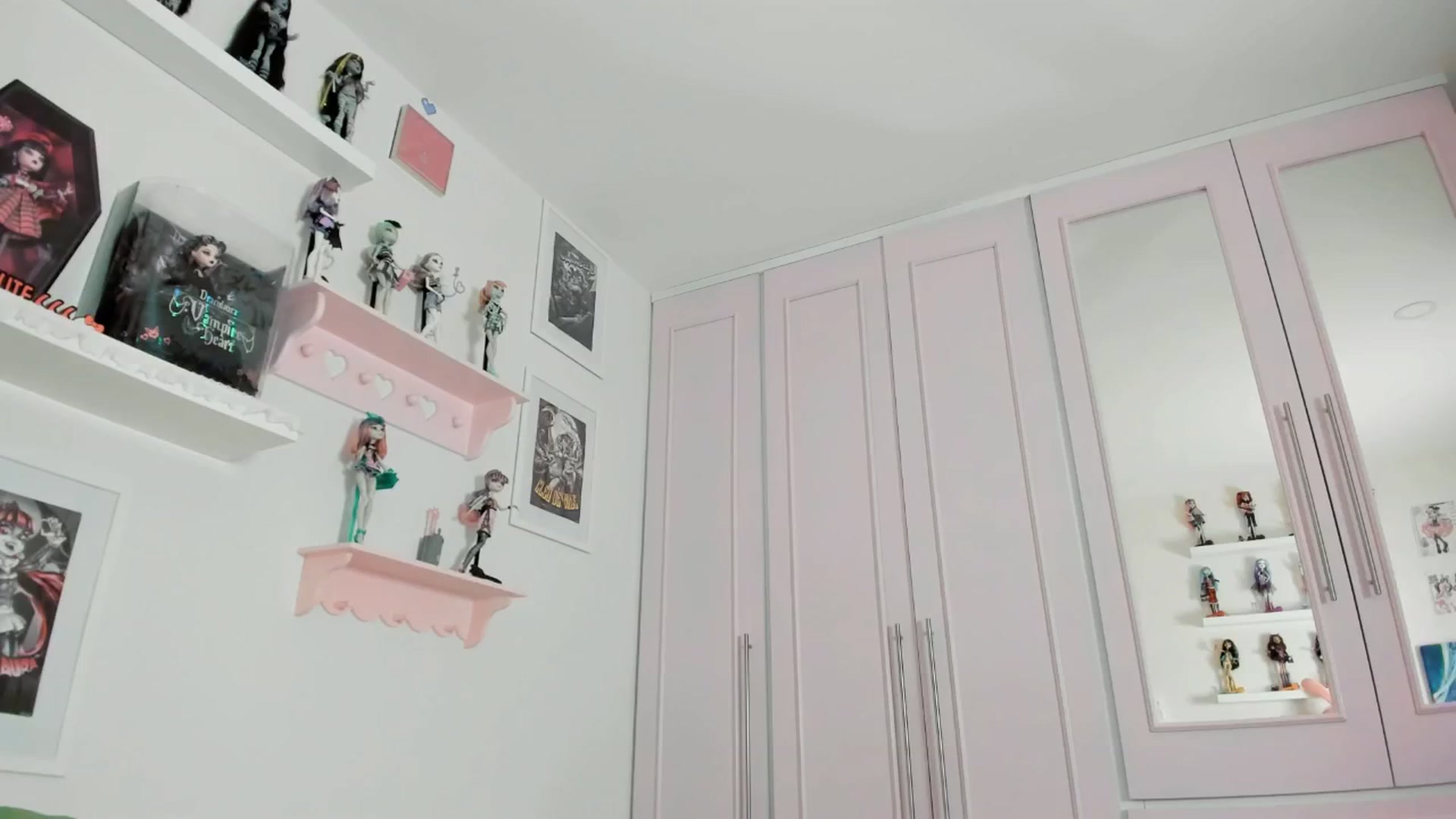 Gallery image thumbnail from Cherrycute666's myfreecams stream on, 03/20/2026, 06:41 image 17 of 20