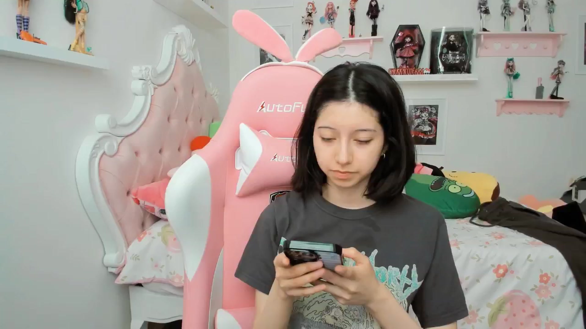 Gallery image thumbnail from Cherrycute666's myfreecams stream on, 03/23/2026, 21:25 image 1 of 20