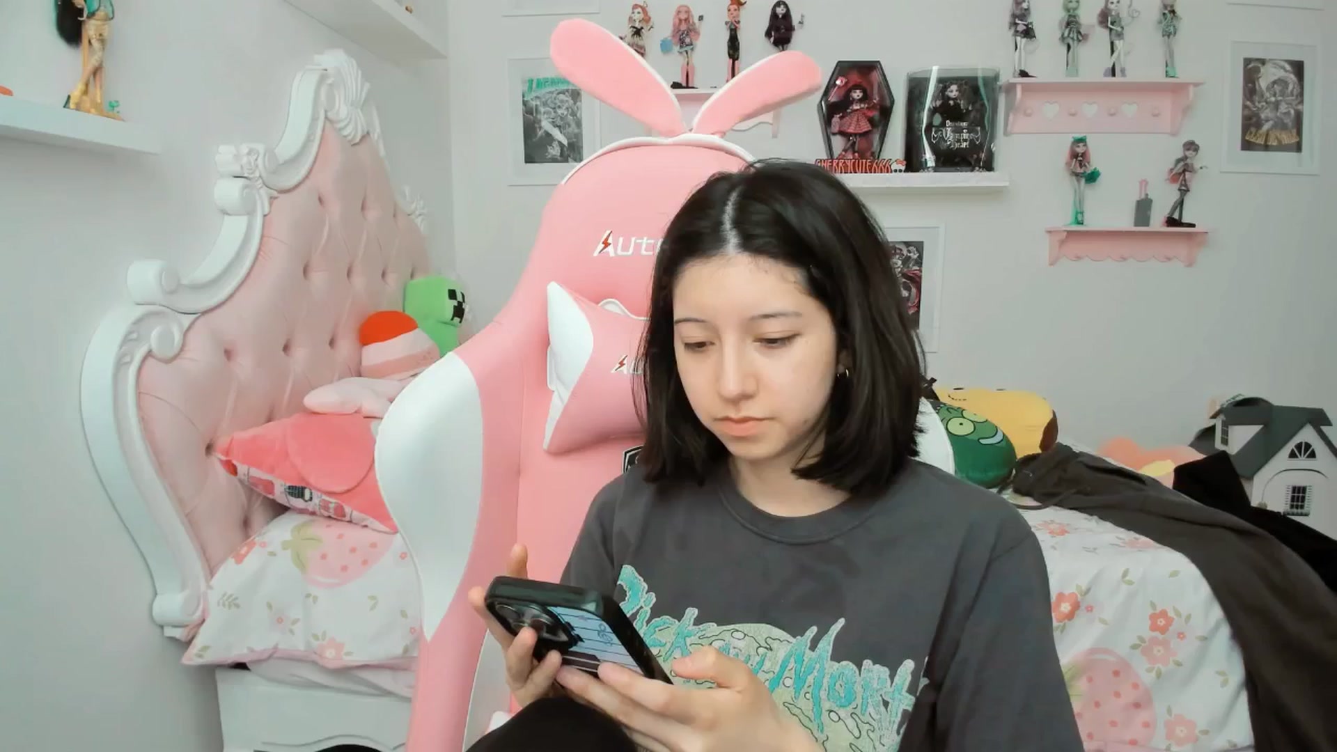 Gallery image thumbnail from Cherrycute666's myfreecams stream on, 03/23/2026, 21:25 image 3 of 20